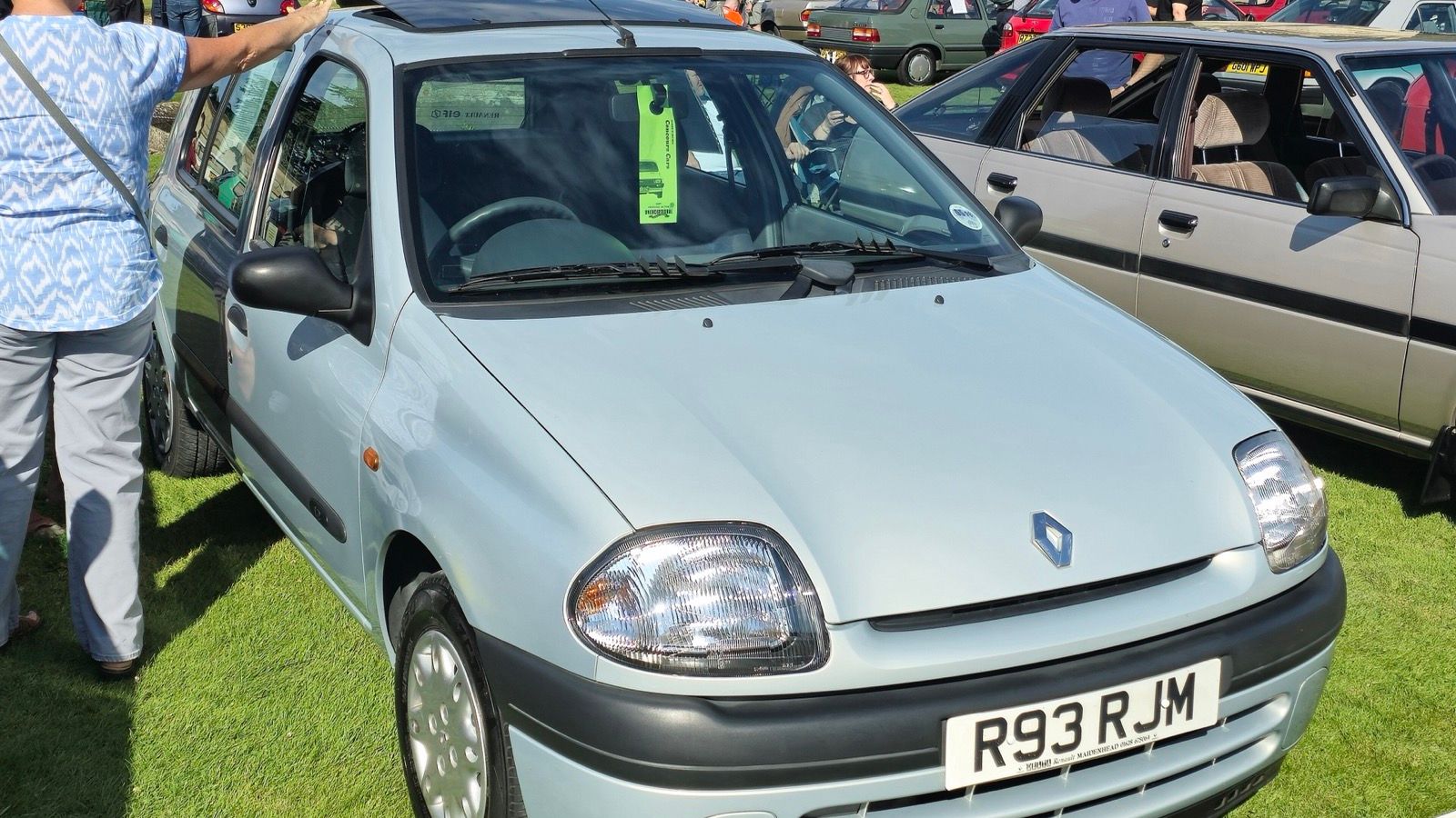 1998 first-generation Renault Clio Grande RN hatchback, front three-quarter view