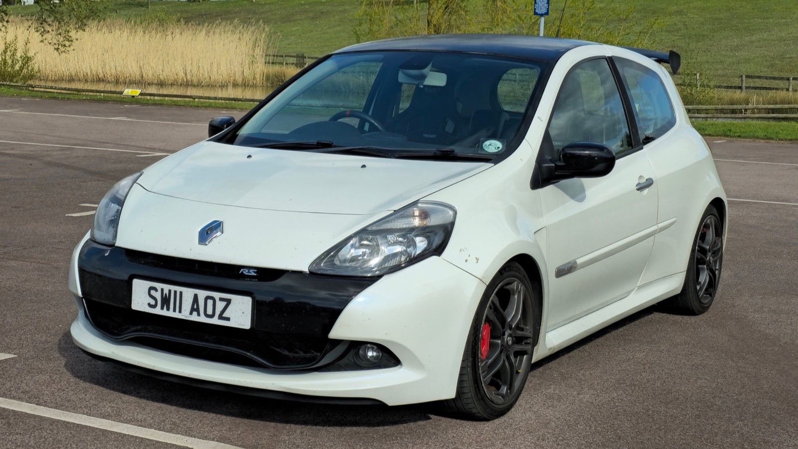 2011 third-generation Renault Clio RS hot hatch, front three-quarter view