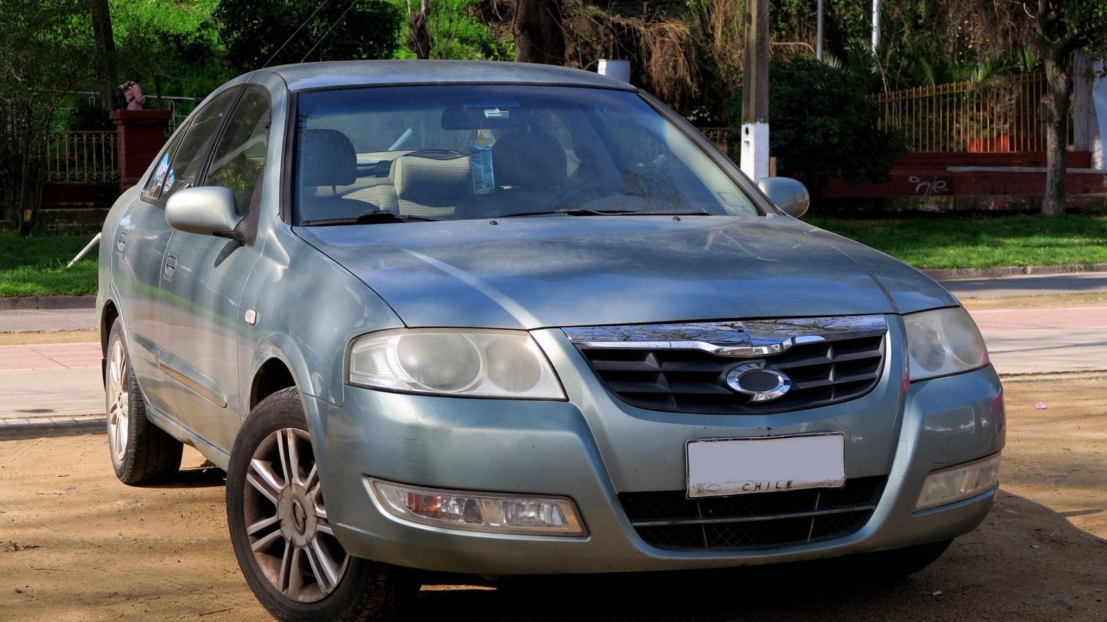Light green 2007 Samsung SM3 1.5 SE, front three-quarter view