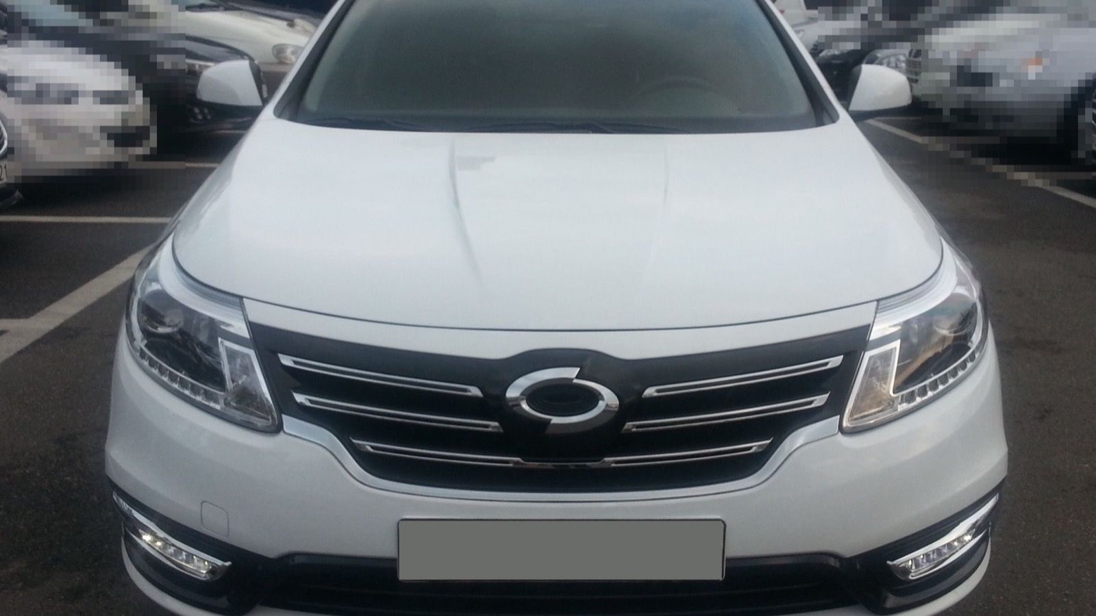 White 2015 Renault Samsung SM5 Nova, front view