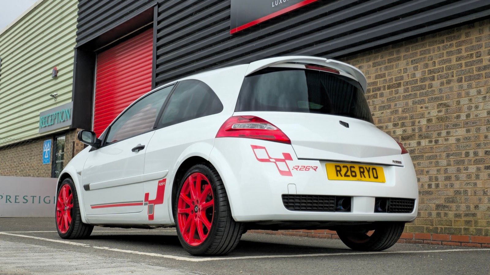 Renault Mégane RS R26.R second-generation hot hatch, front three-quarter view