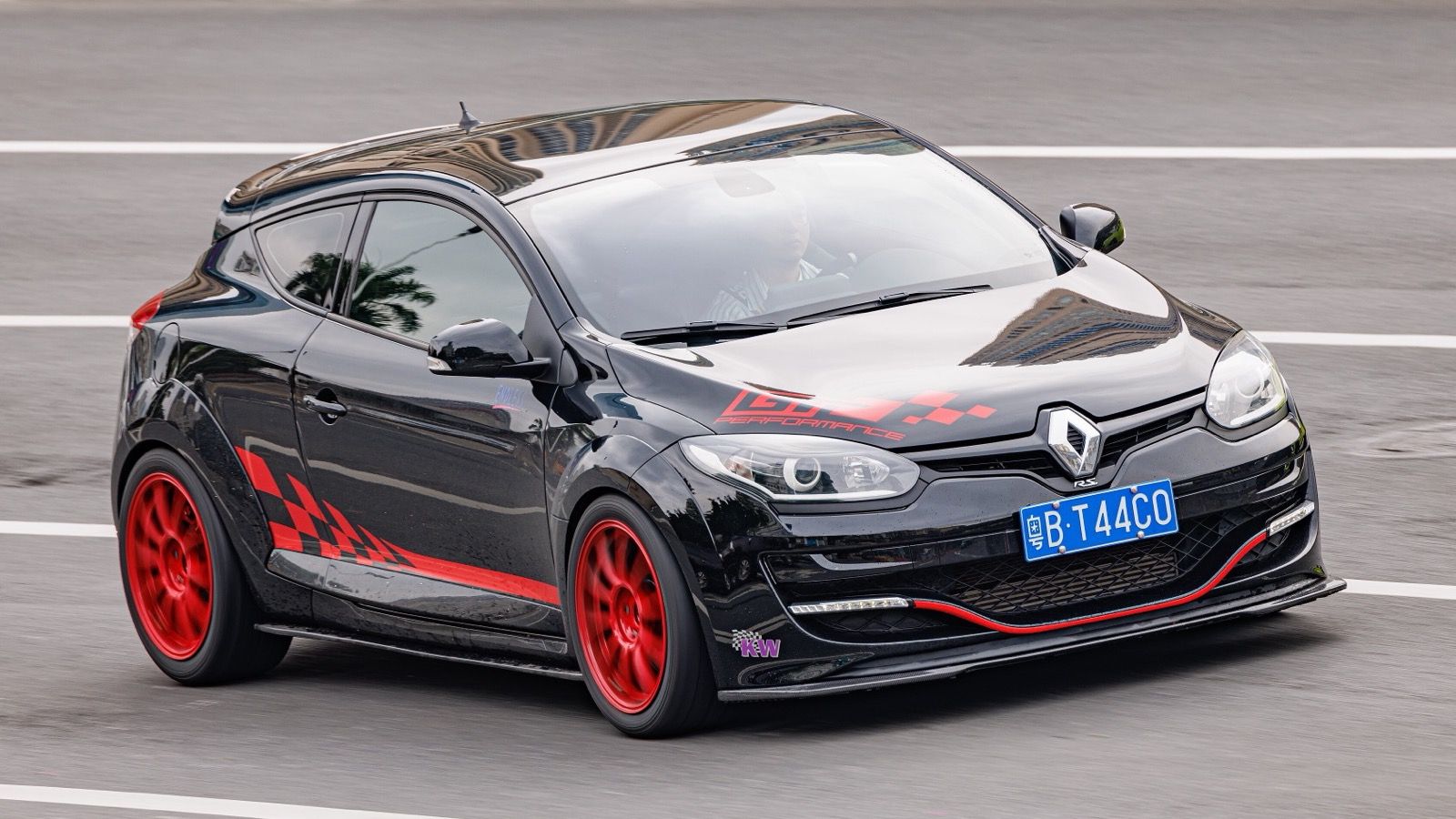 Third-generation Renault Mégane III RS hot hatch, front three-quarter view