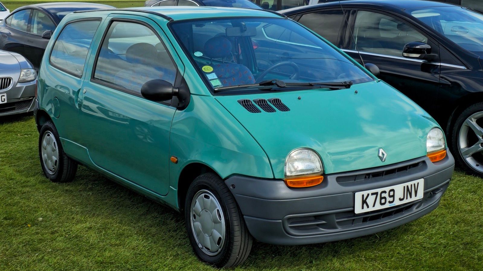 1993 first-generation Renault Twingo monospace city car, front three-quarter view