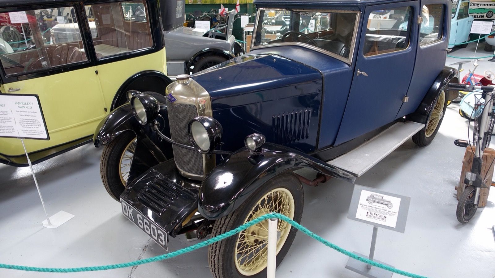 1929 Riley 9 Monaco saloon, front three-quarter view
