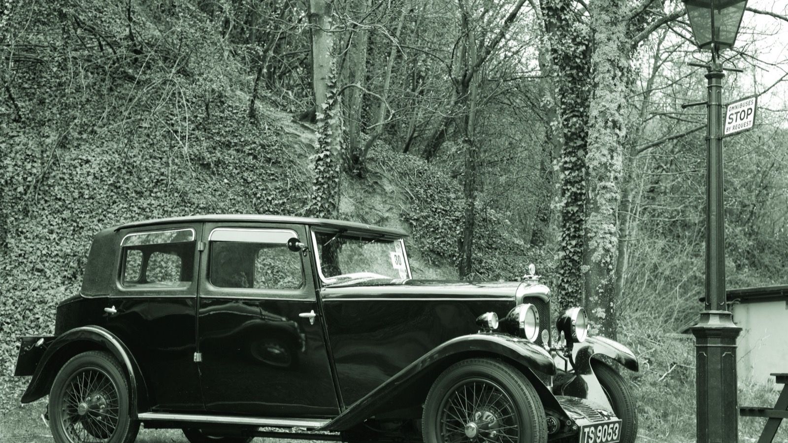1931 Riley Nine Biarritz saloon, front three-quarter view