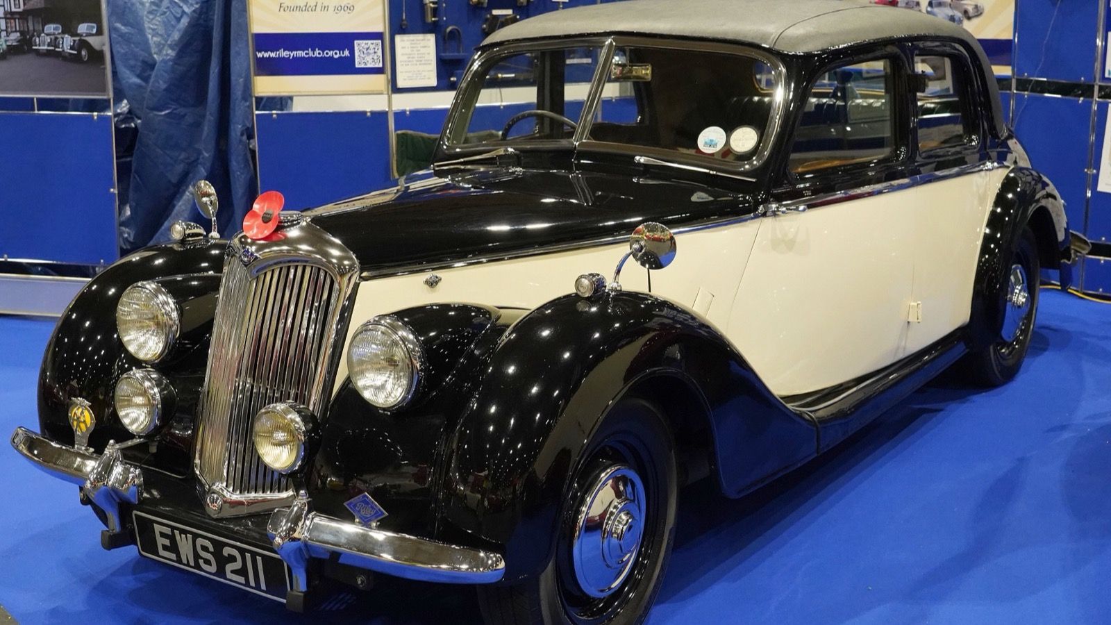 1946 Riley RMA 1½-litre saloon, front three-quarter view