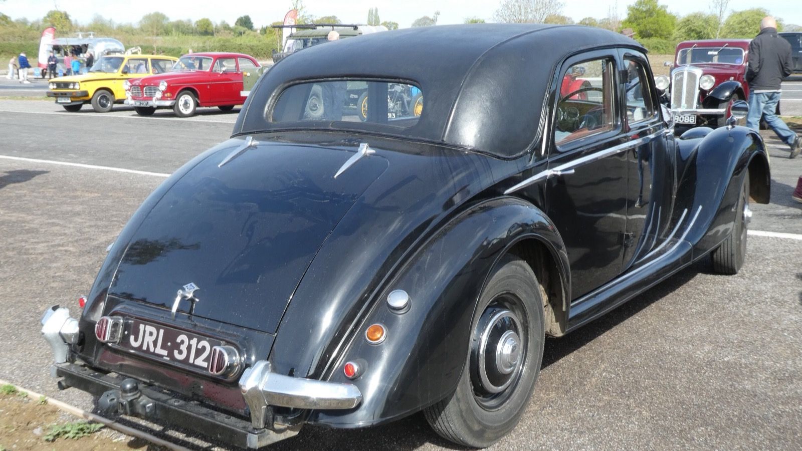1947 Riley RMA 1½-litre saloon, front three-quarter view