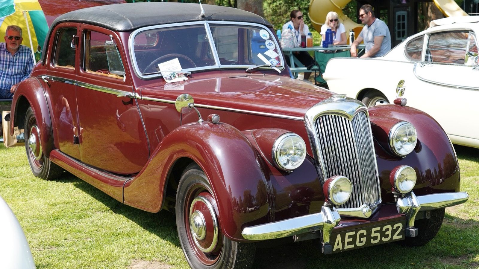 1950 Riley RMB 2½-litre saloon, front three-quarter view