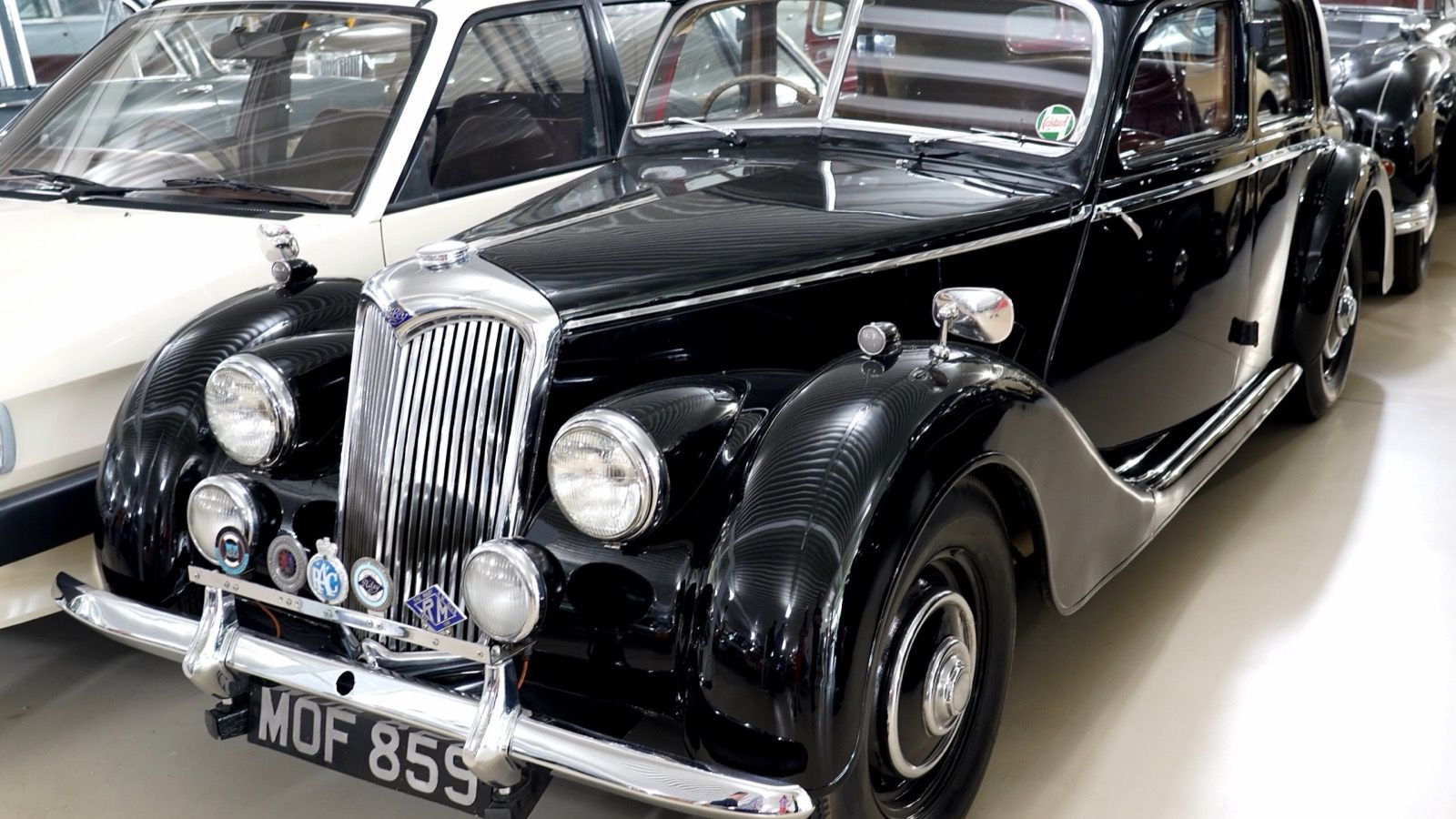 1952 Riley RME 1½-litre saloon, front three-quarter view