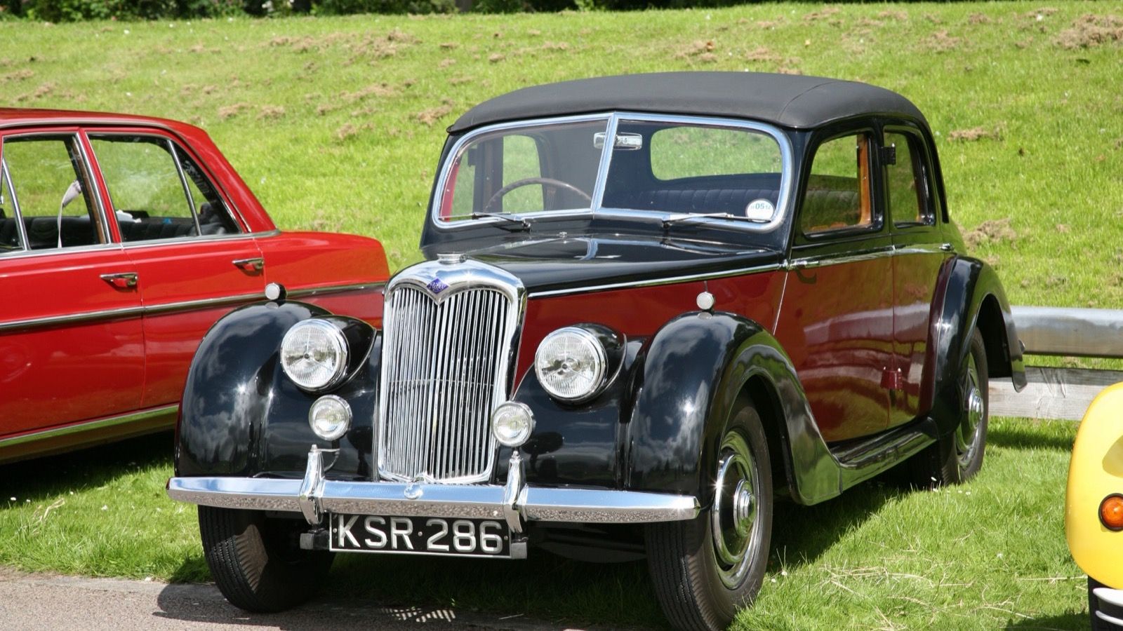 1953 Riley RME 1½-litre saloon, front three-quarter view