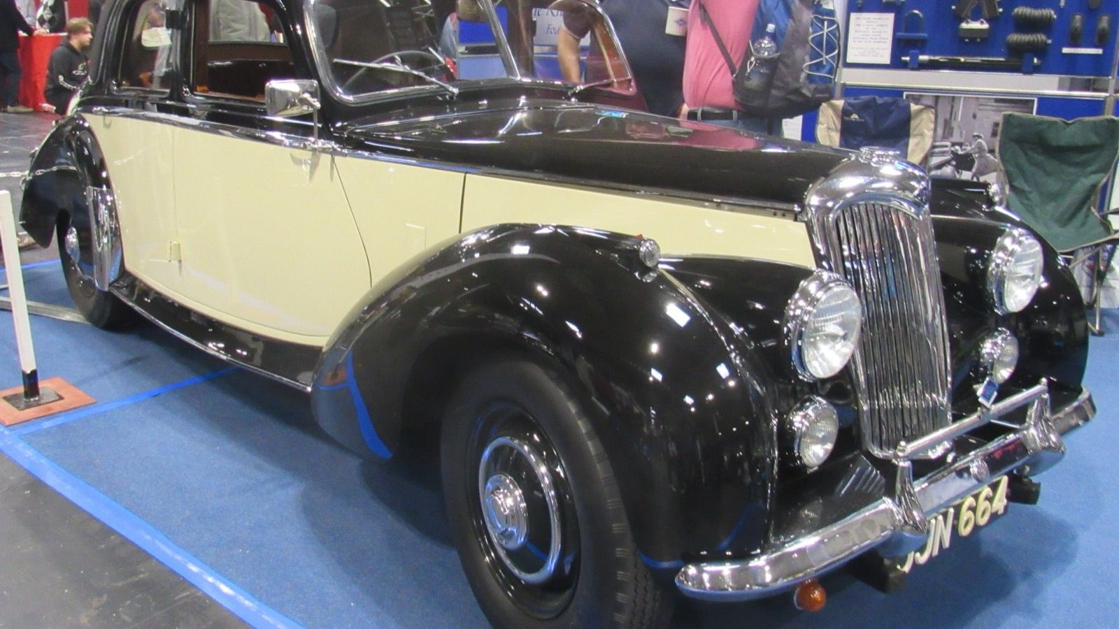 1955 Riley RME 1½-litre saloon, front three-quarter view