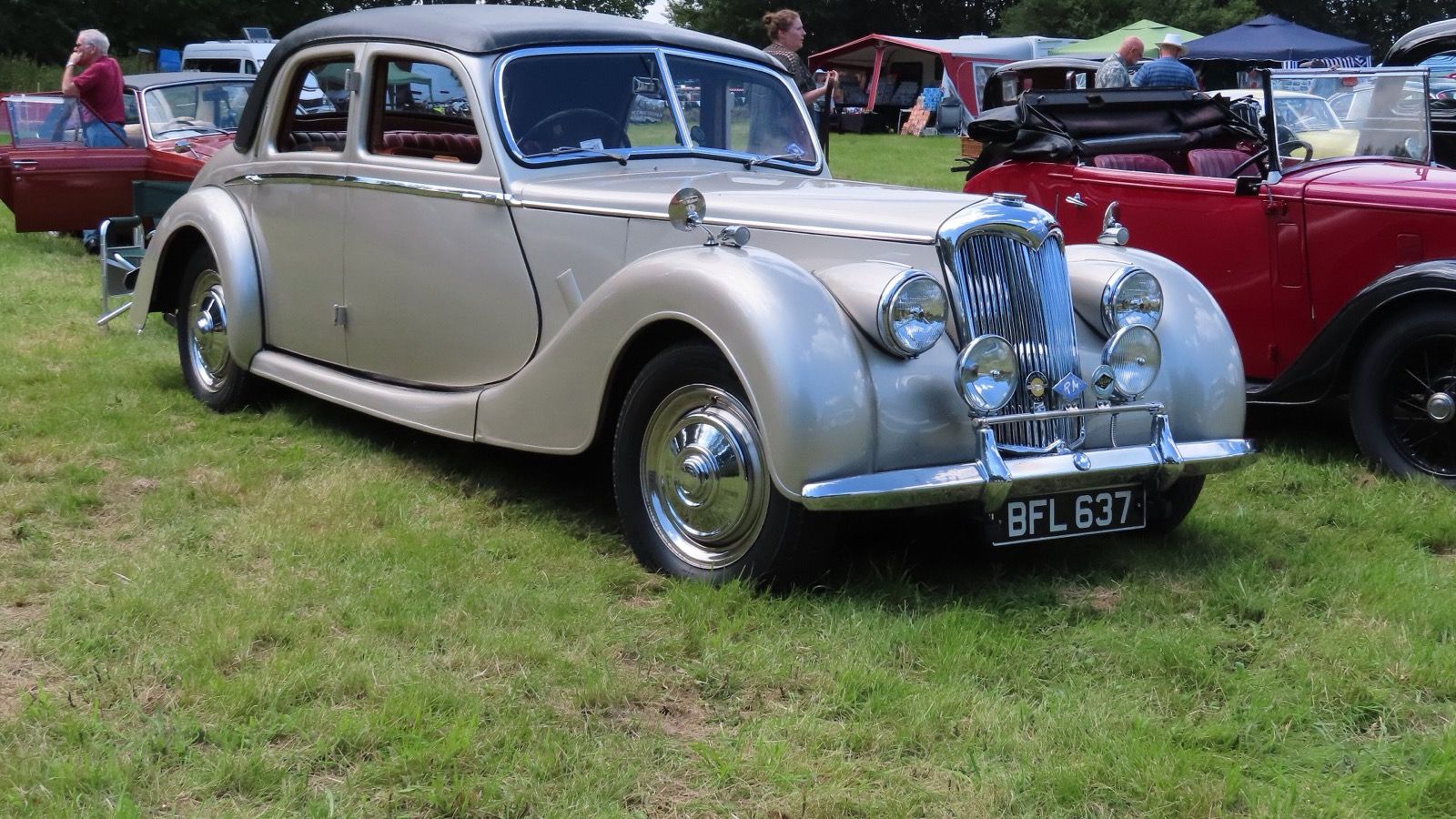 1953 Riley RMF 2½-litre saloon, front three-quarter view