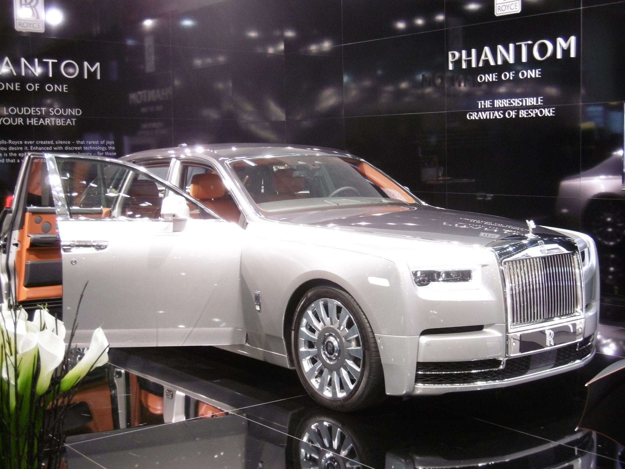 2018 Rolls-Royce Phantom VIII, front three-quarter view