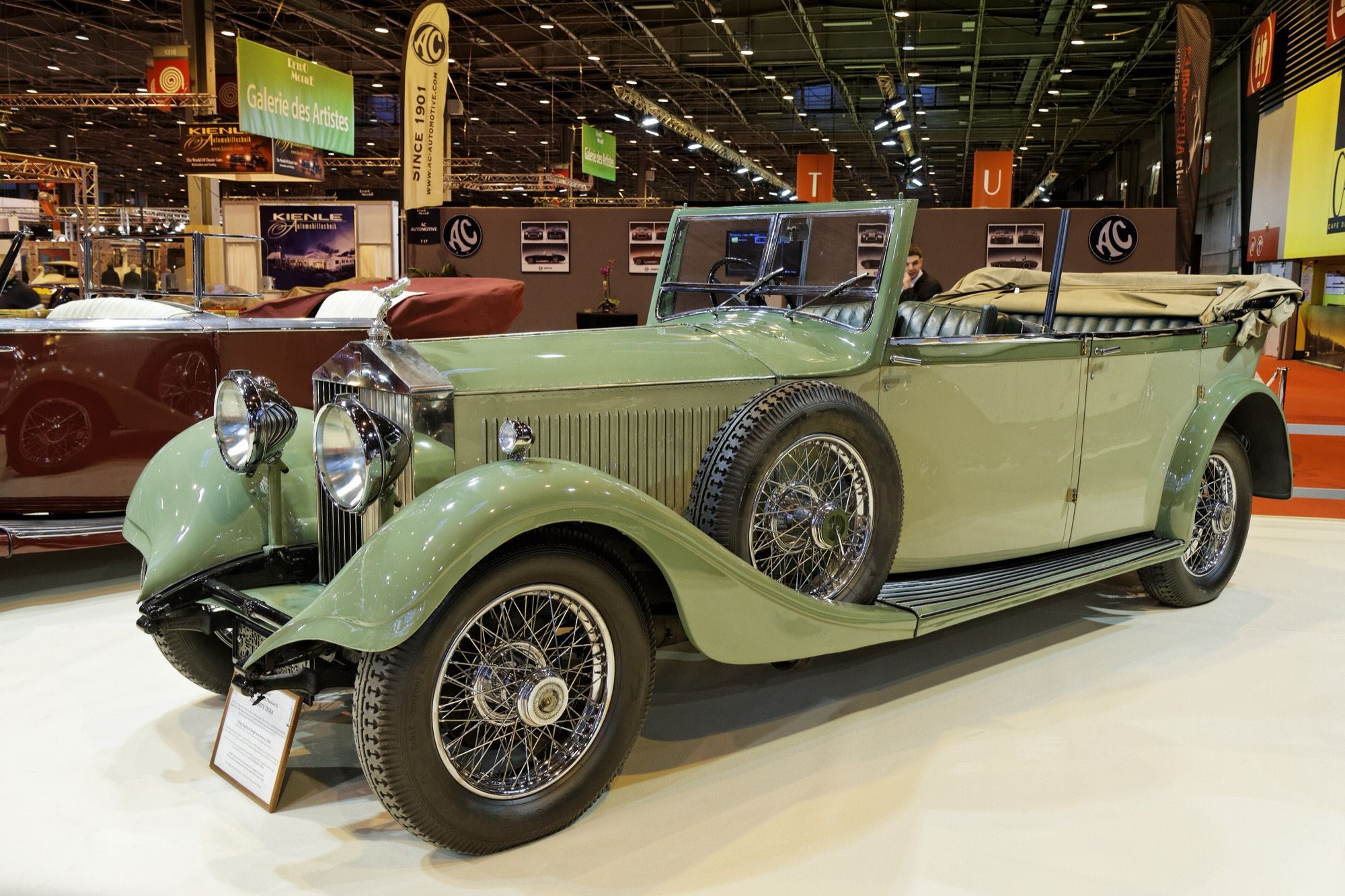 1929 Rolls-Royce Phantom II, front three-quarter view