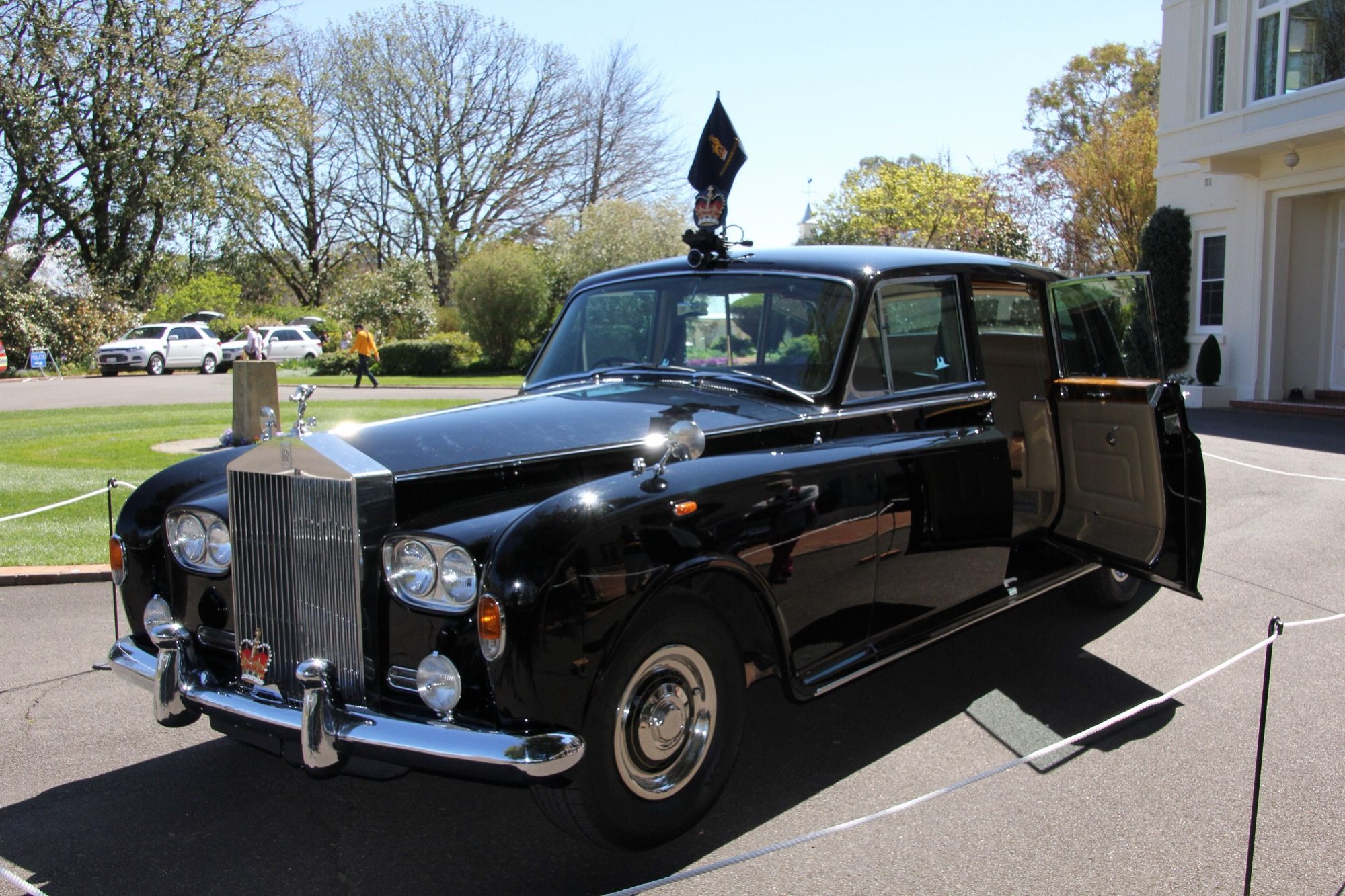 1970 Rolls-Royce Phantom VI limousine, front three-quarter view