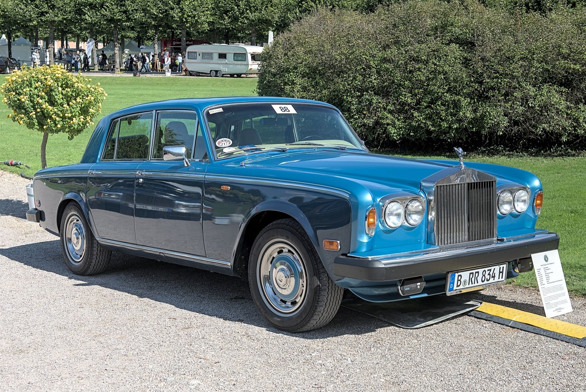 1980 Rolls-Royce Silver Shadow II, front three-quarter view