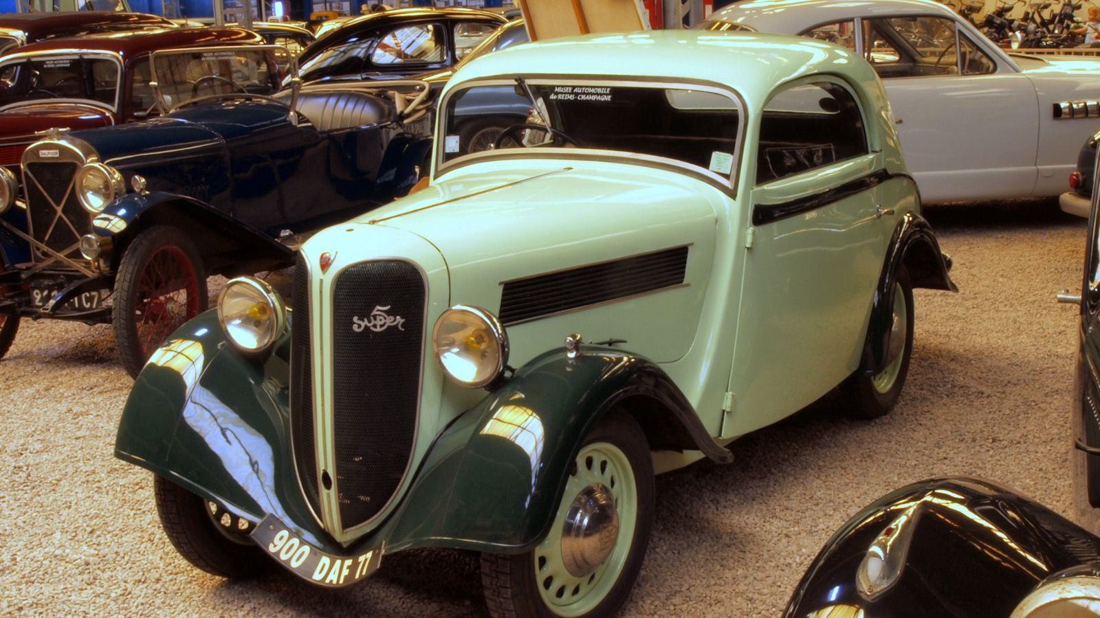 Pale green 1938 Rosengart LR4 N2 Super 5 two-door coupé, front three-quarter view