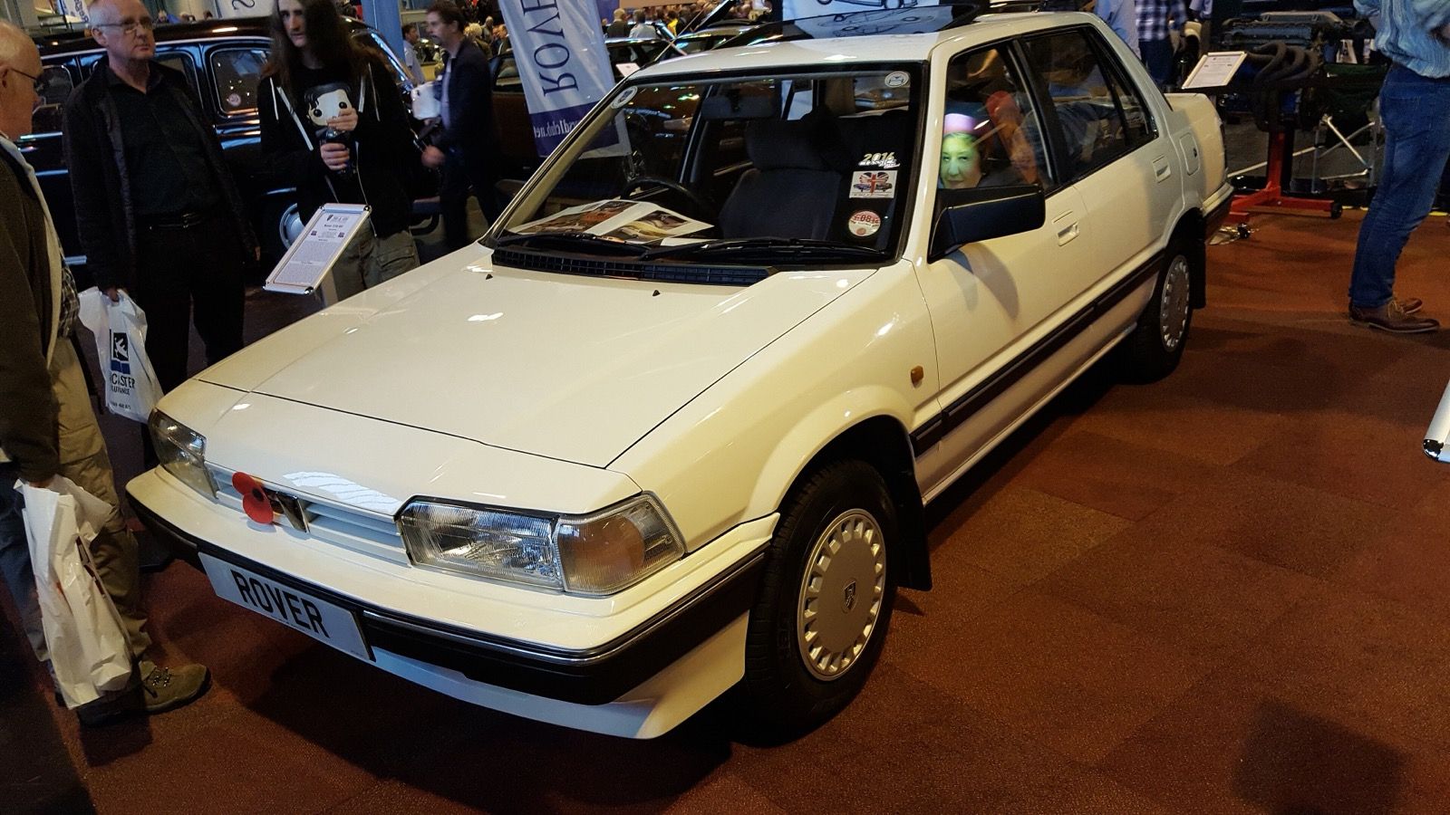 Silver 1989 Rover 216 SEi saloon, front three-quarter view