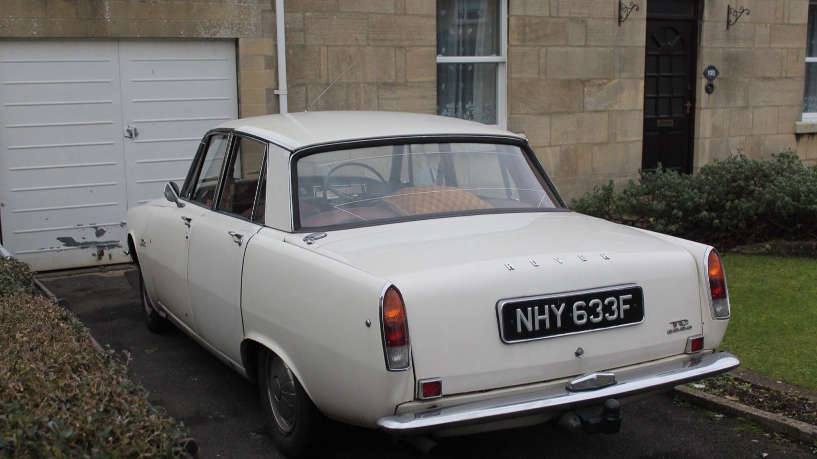 Blue 1968 Rover 2000 TC (P6) saloon, front three-quarter view