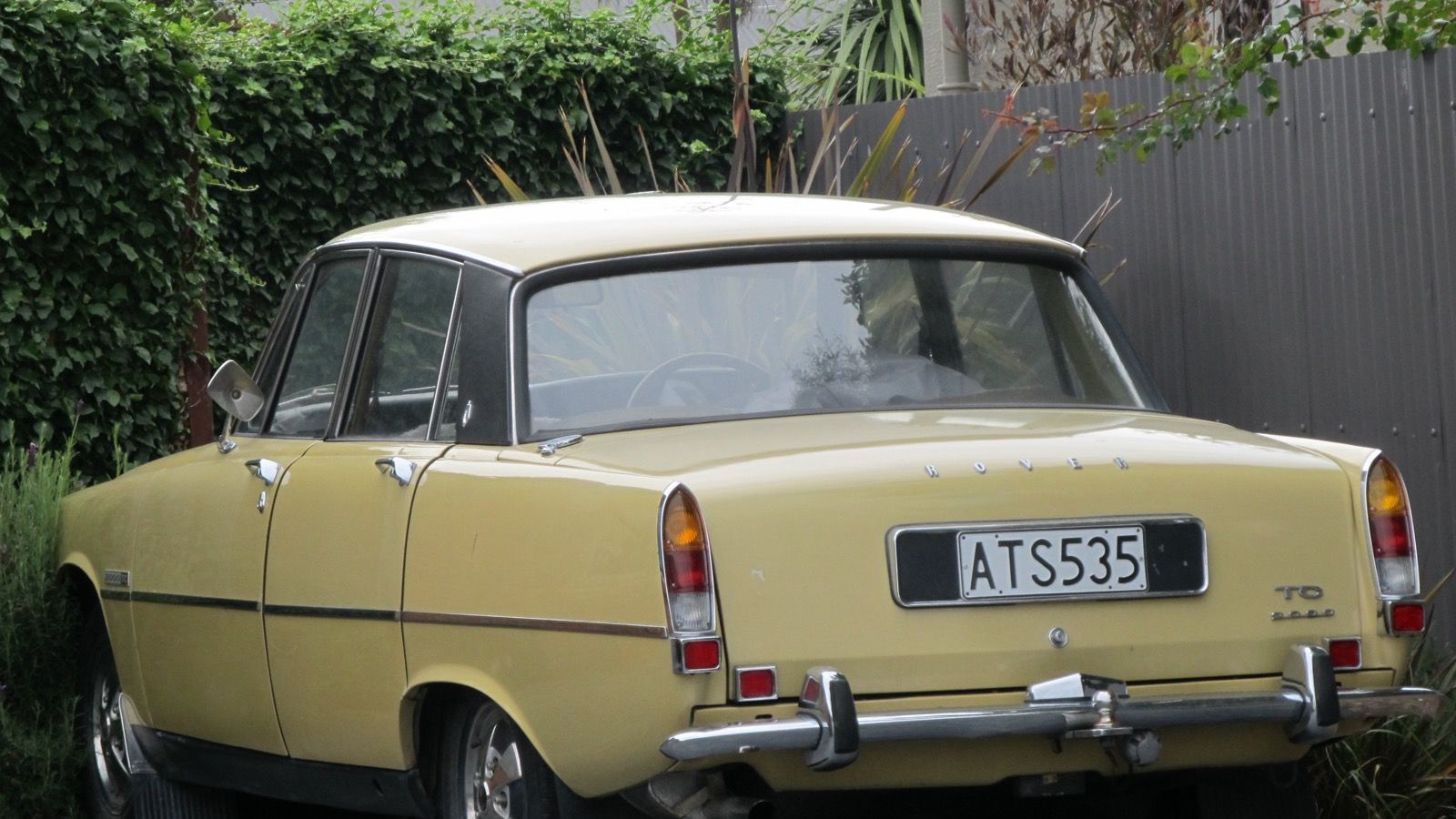 Red 1973 Rover 2000 TC (P6 Series II) saloon, front three-quarter view