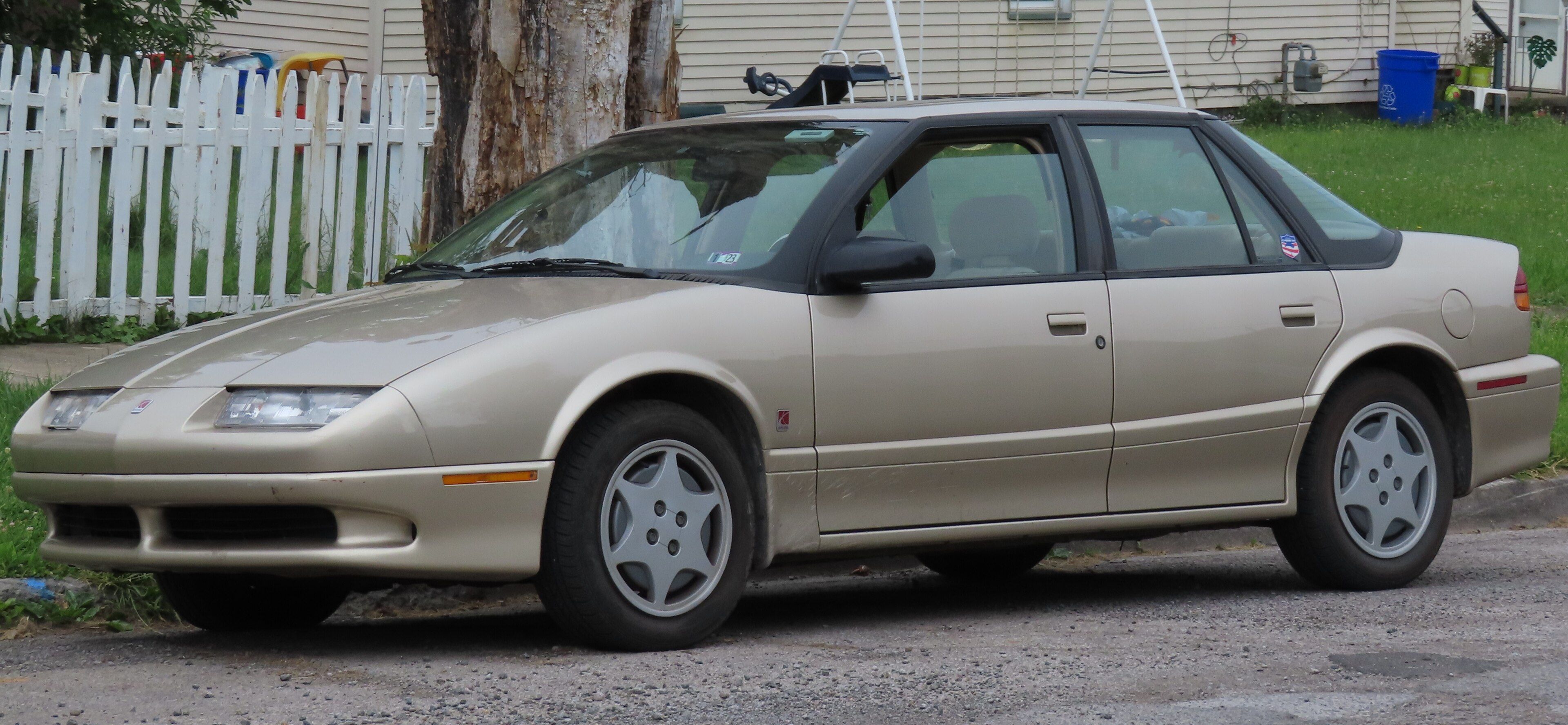 1994 Saturn SL2 sedan, front left view
