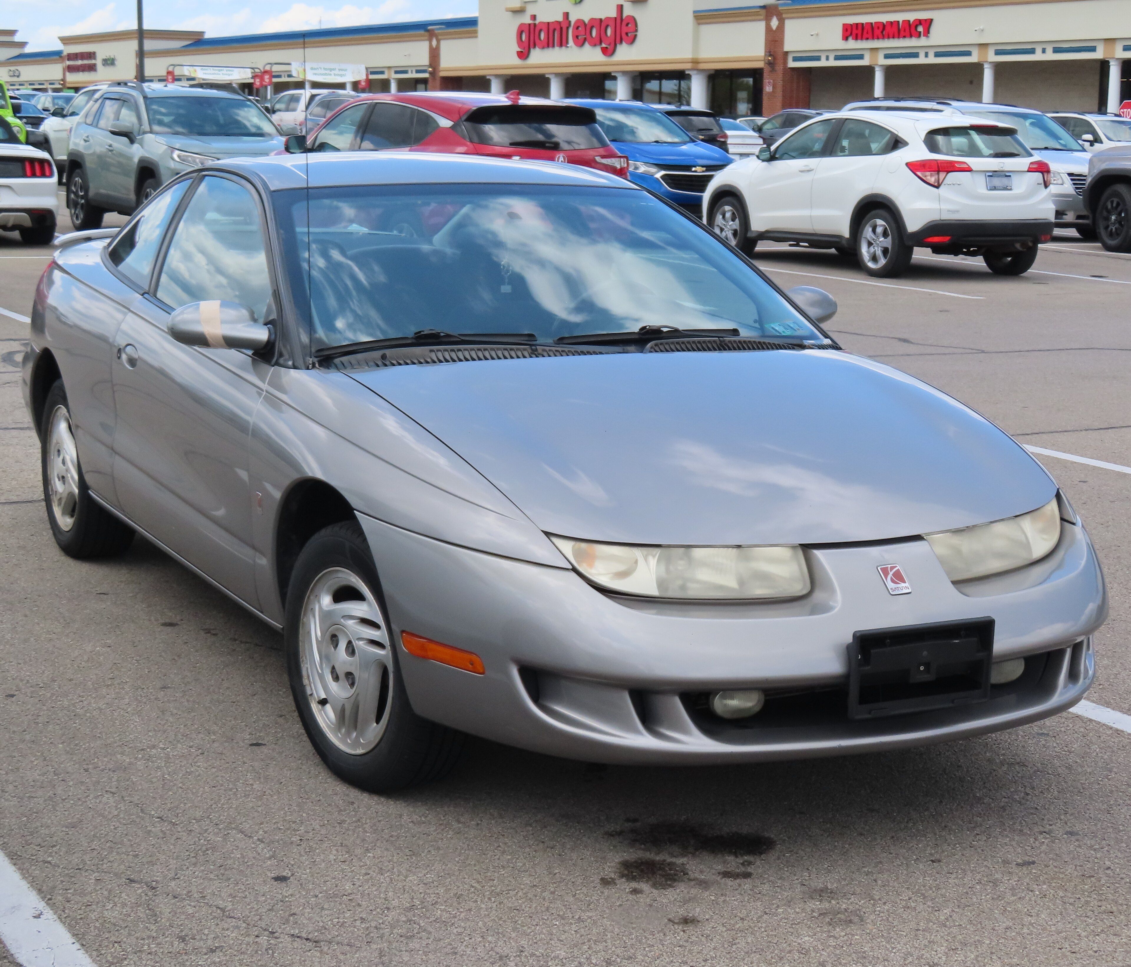 1998 Saturn SC2 coupe, front right view