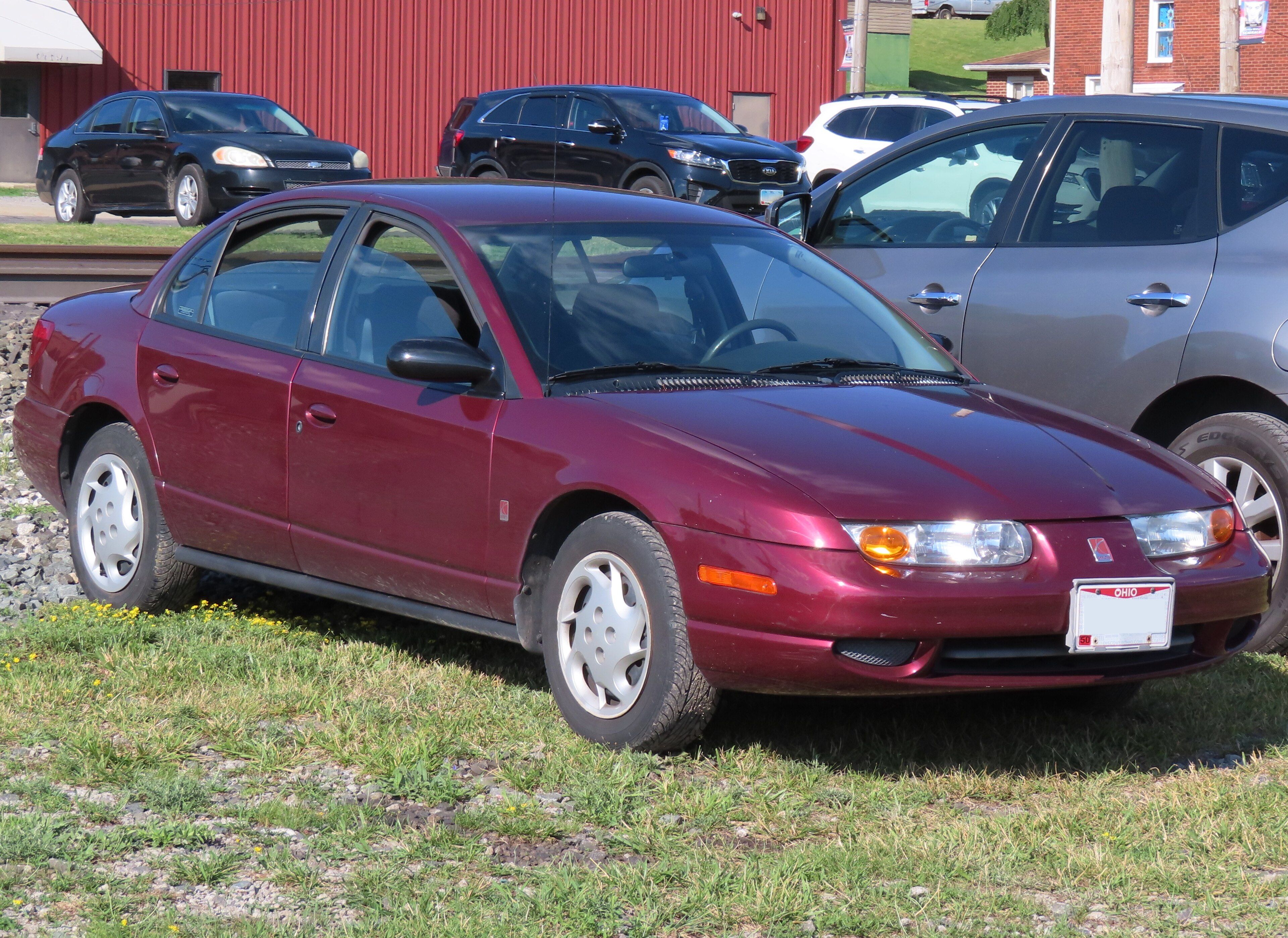 2002 Saturn SL2 sedan, front right view