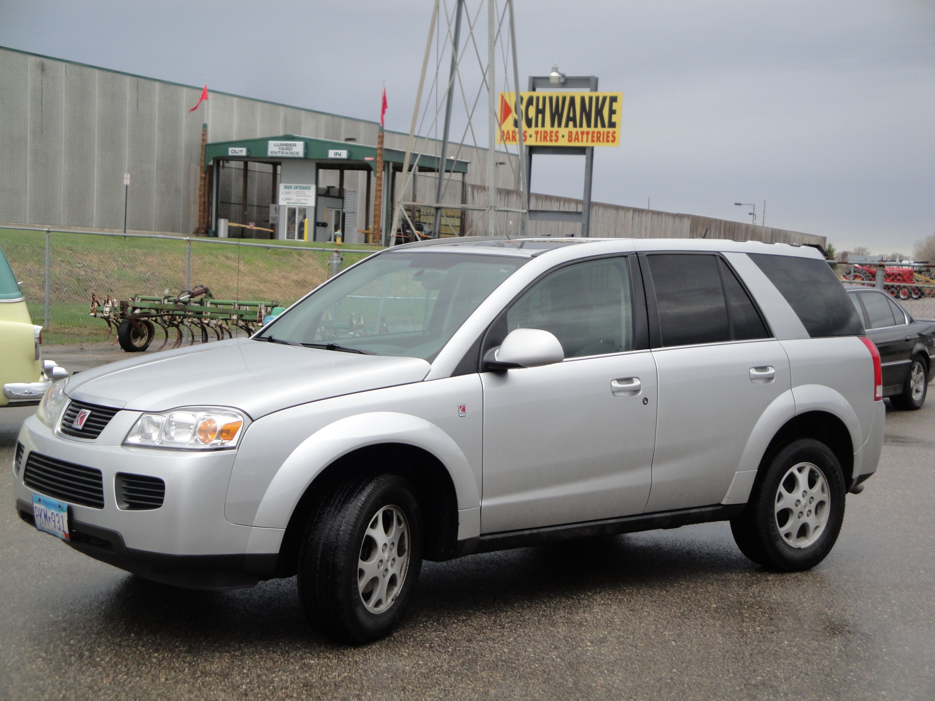 2006 Saturn Vue crossover, front three-quarter view
