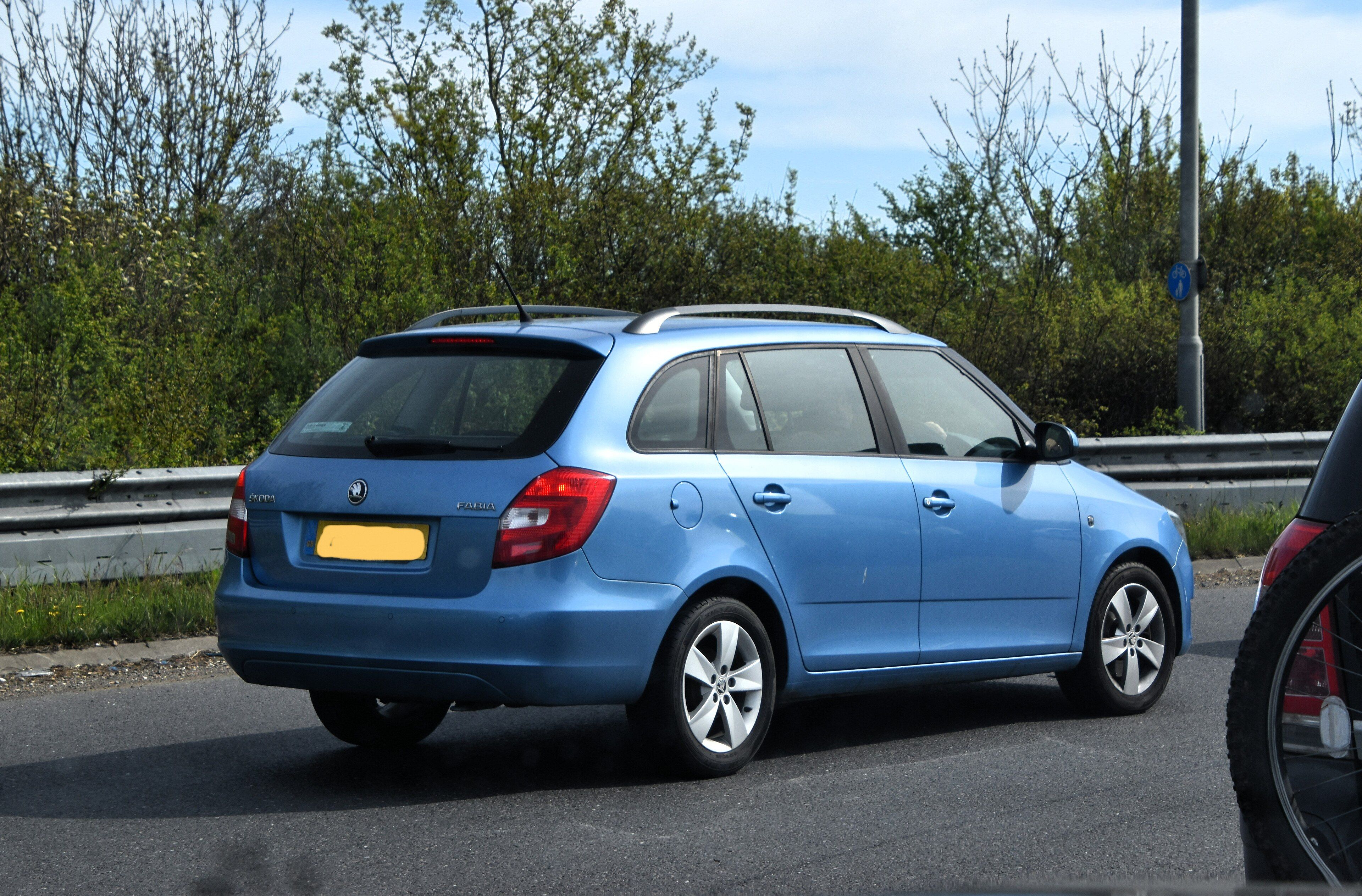 2014 Škoda Fabia hatchback, front three-quarter view