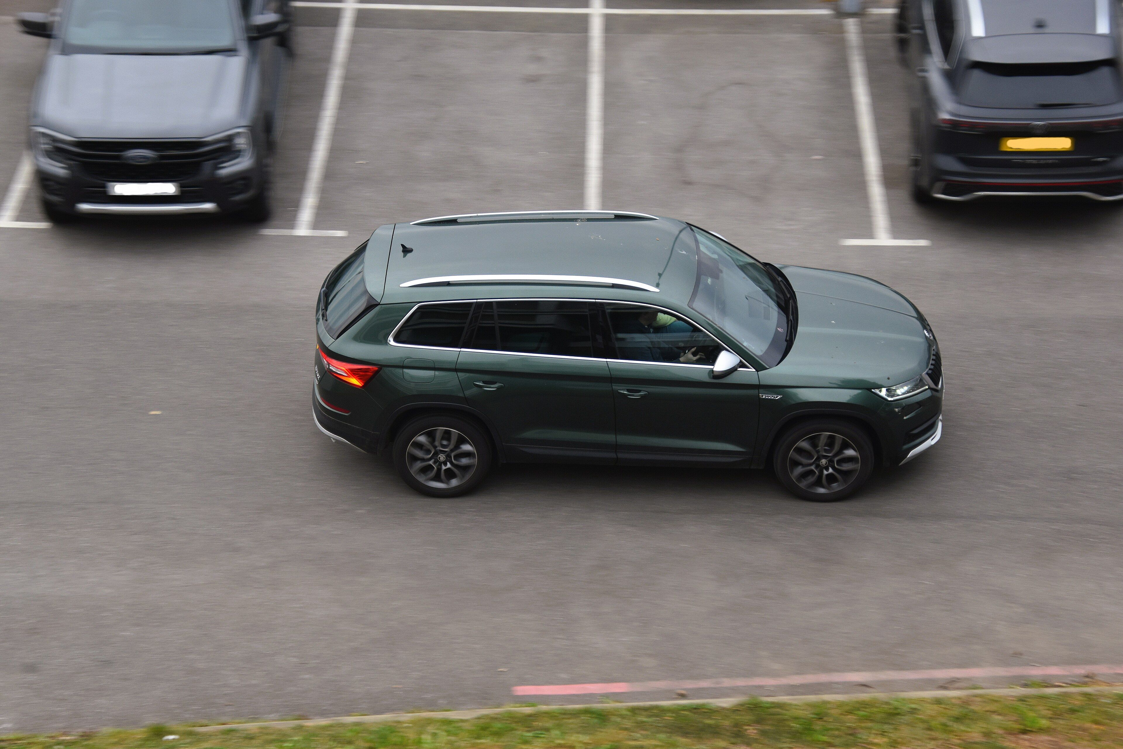 2019 Škoda Kodiaq Scout SUV, front three-quarter view