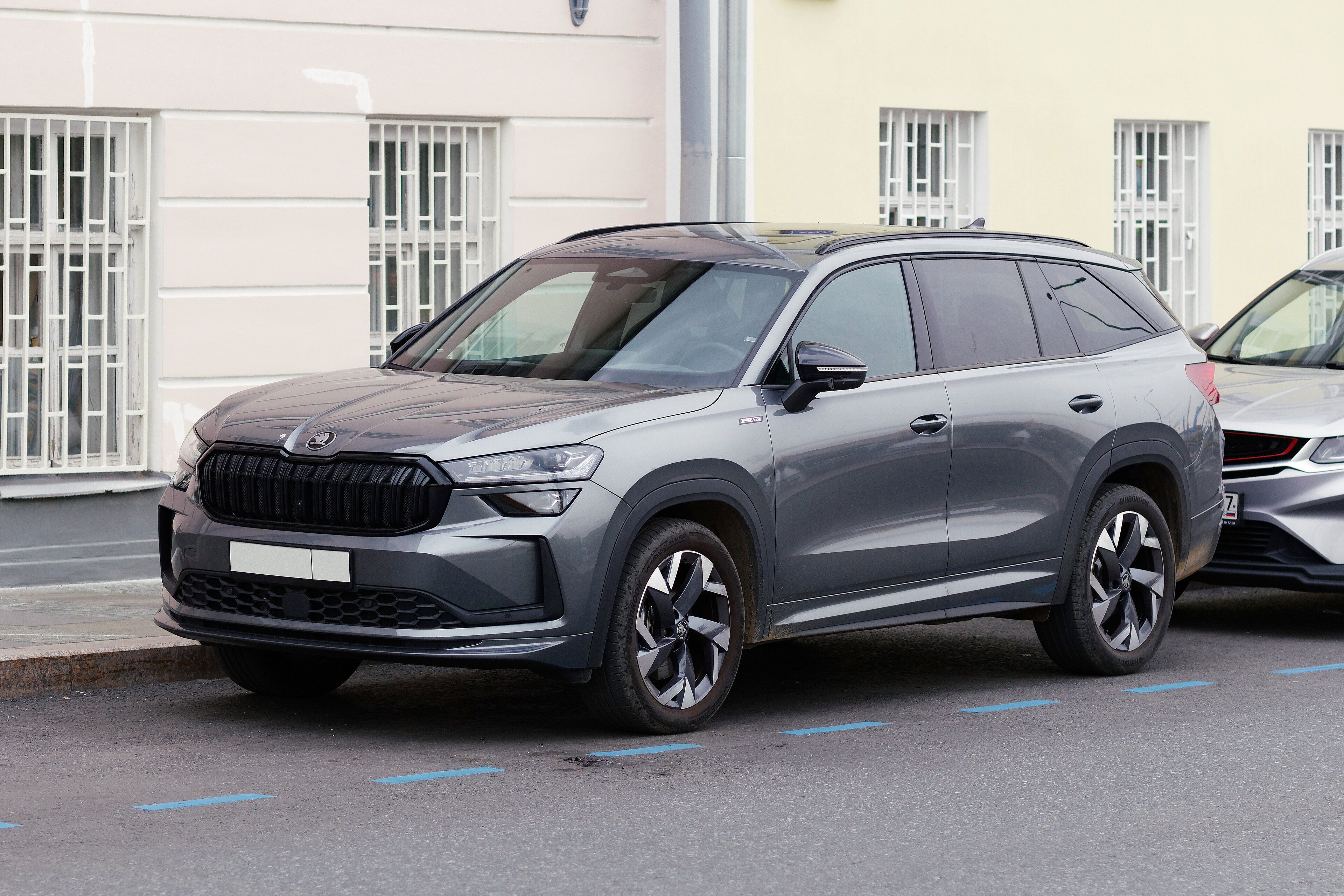 Second-generation Škoda Kodiaq SUV, front three-quarter view