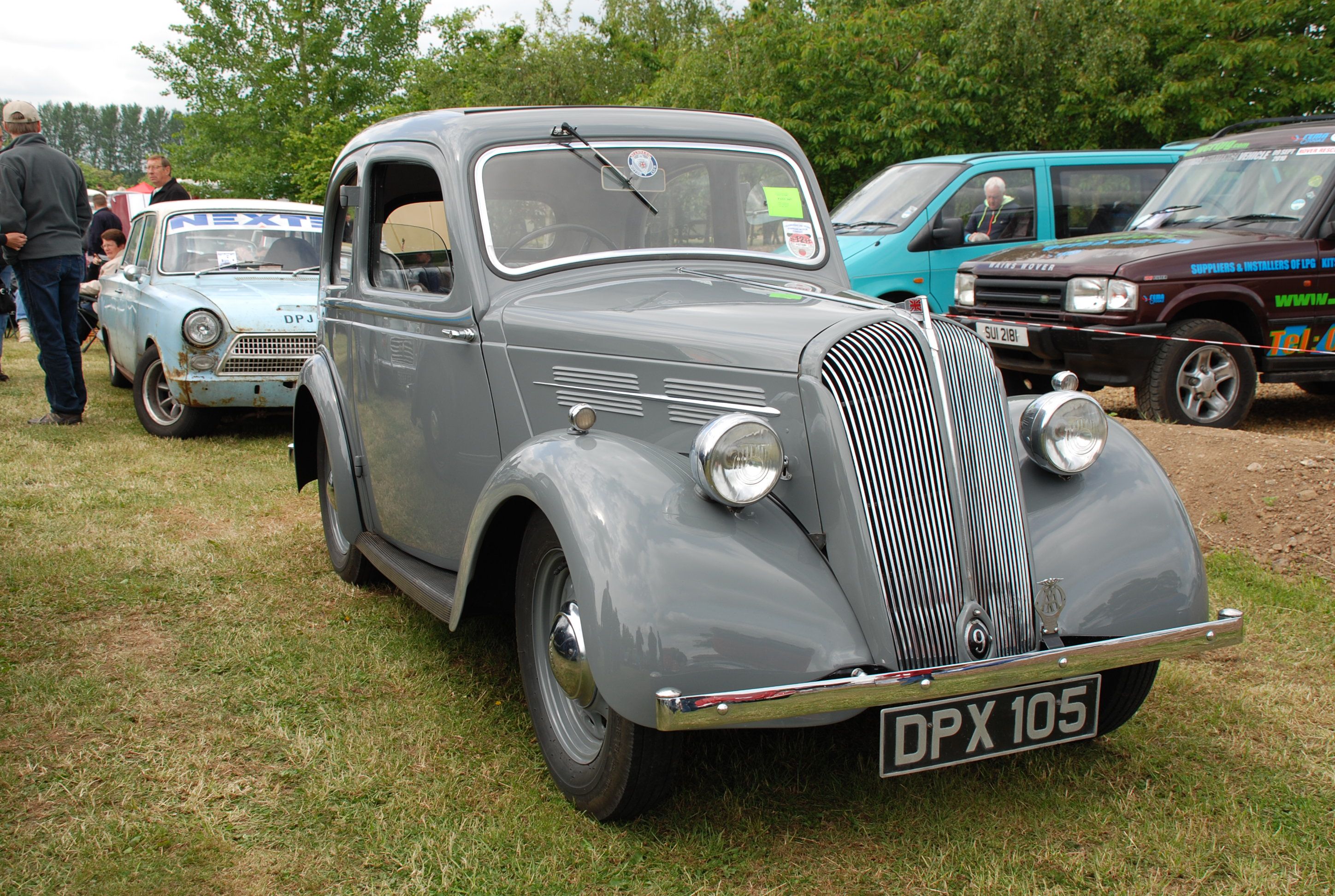 1938 Standard Flying Nine saloon, front three-quarter view