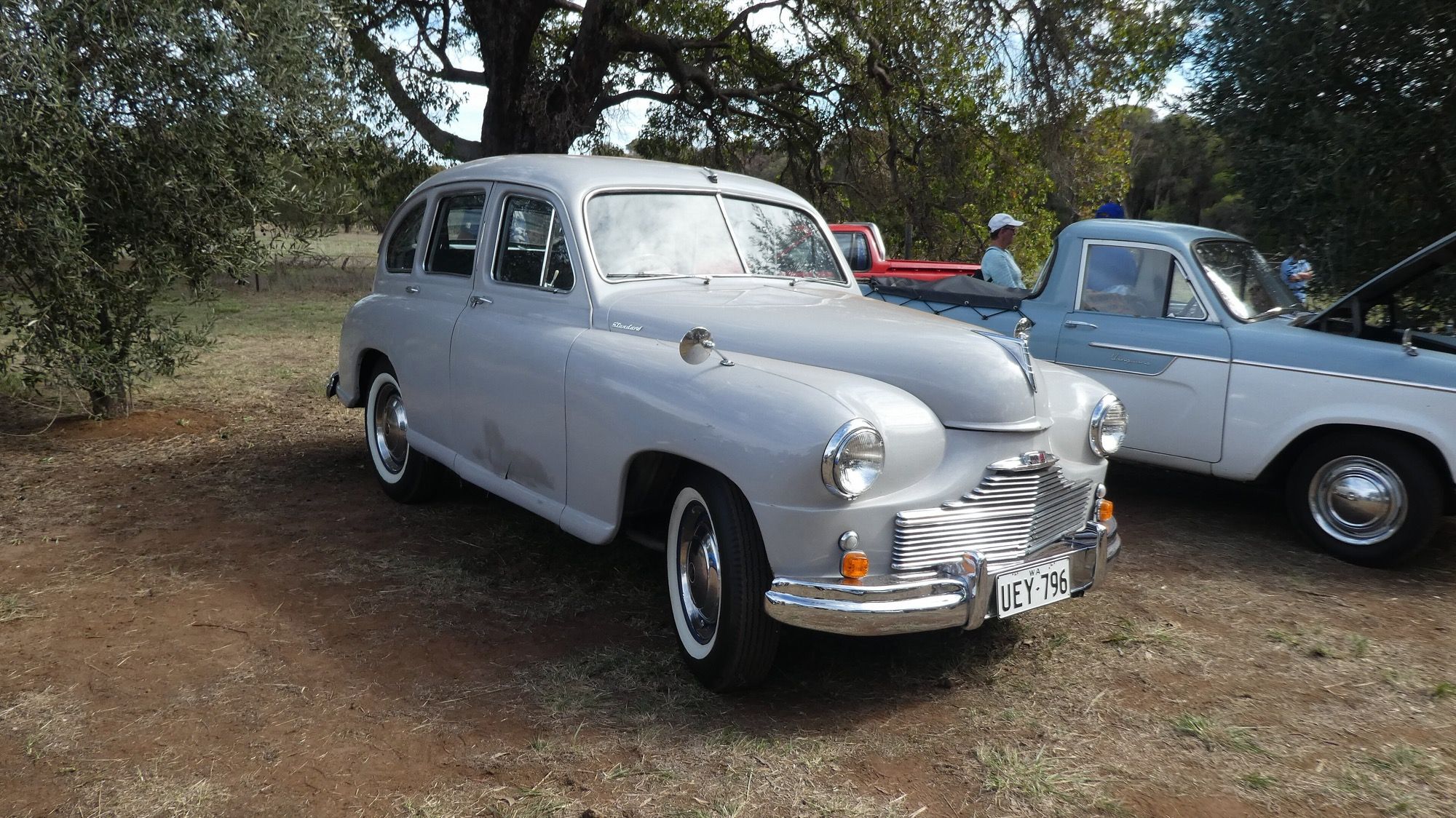 1949 Standard Vanguard Phase I saloon, front three-quarter view