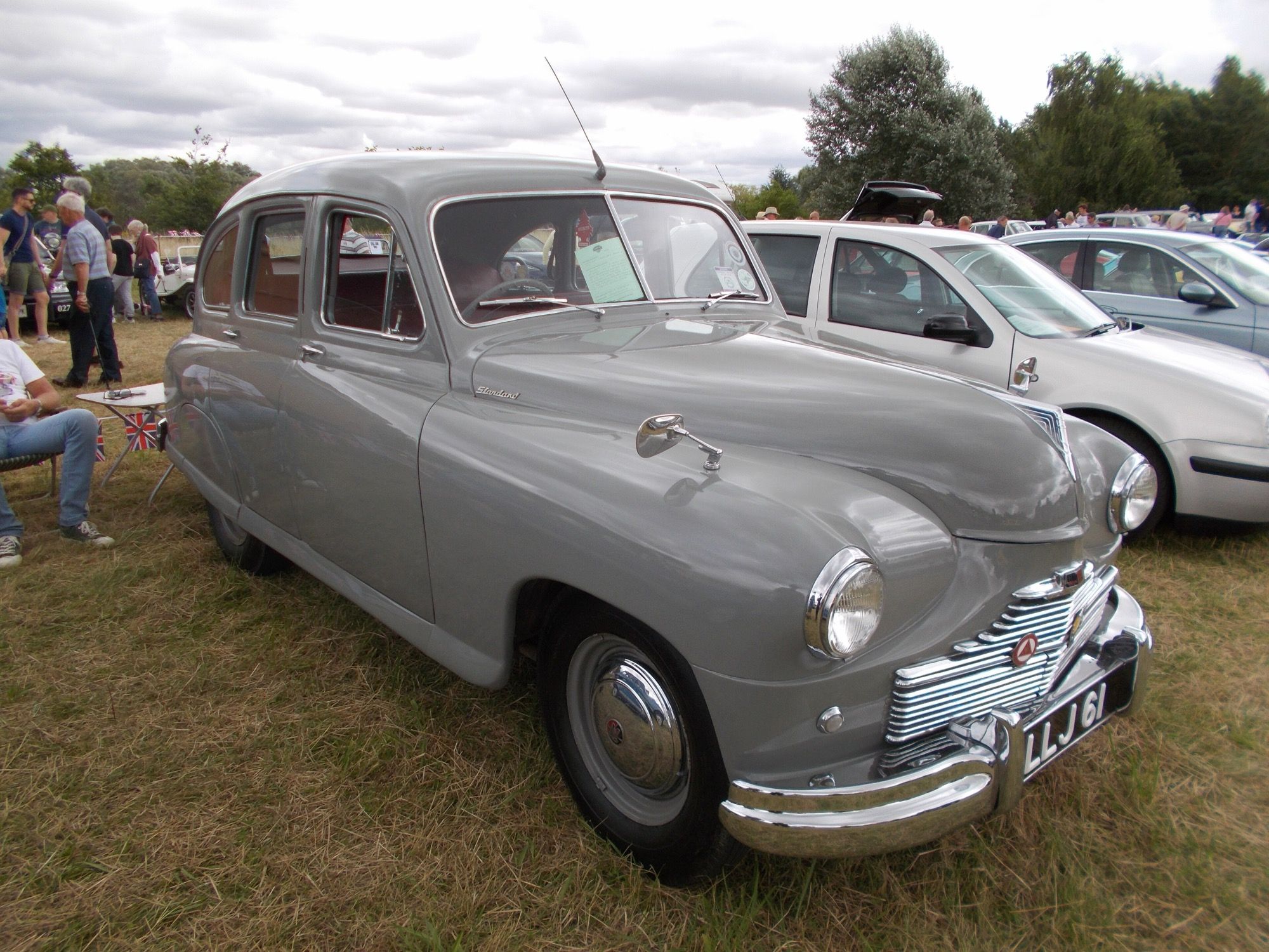 1951 Standard Vanguard Phase I saloon, front three-quarter view