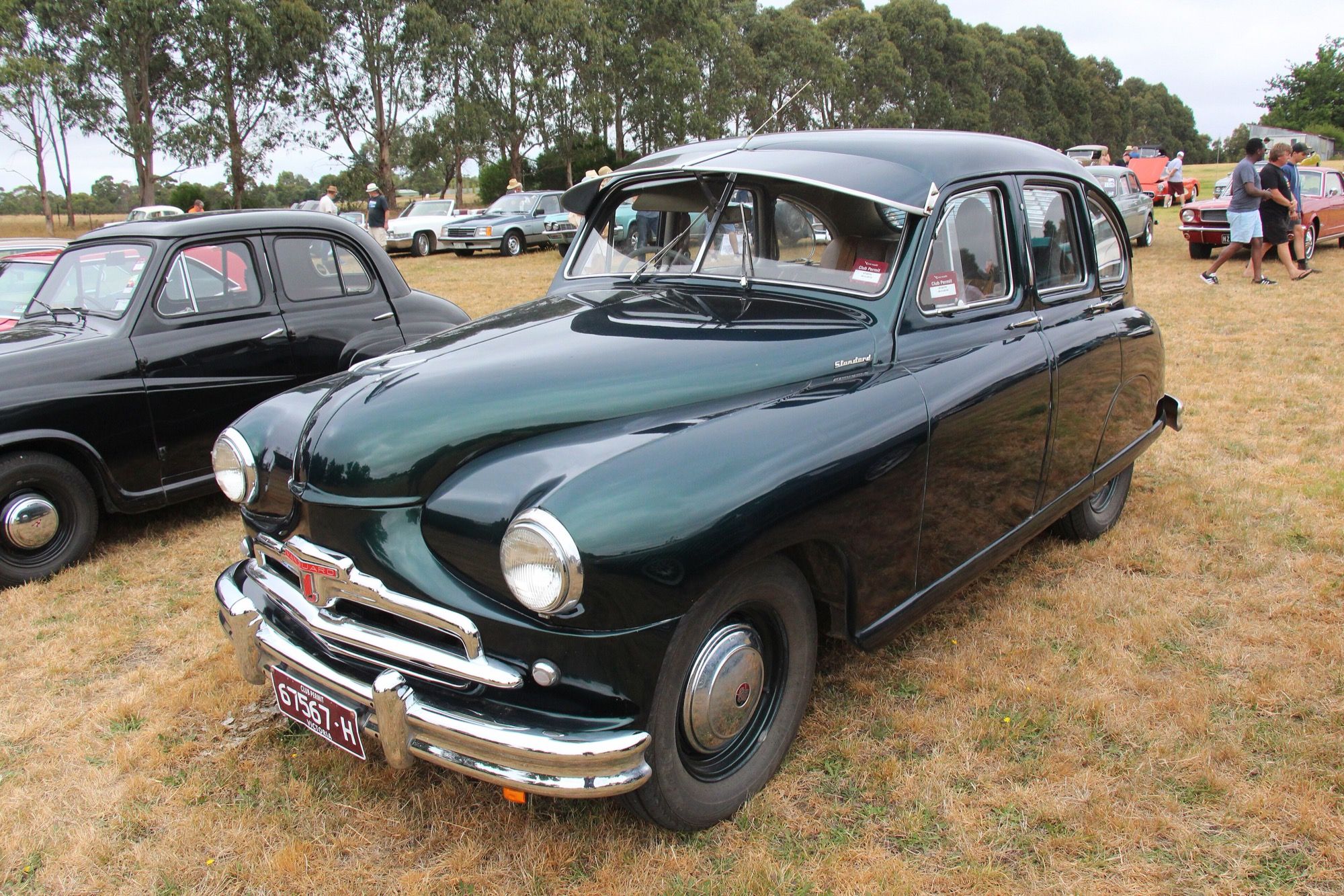 1952 Standard Vanguard Phase 1A saloon, front three-quarter view