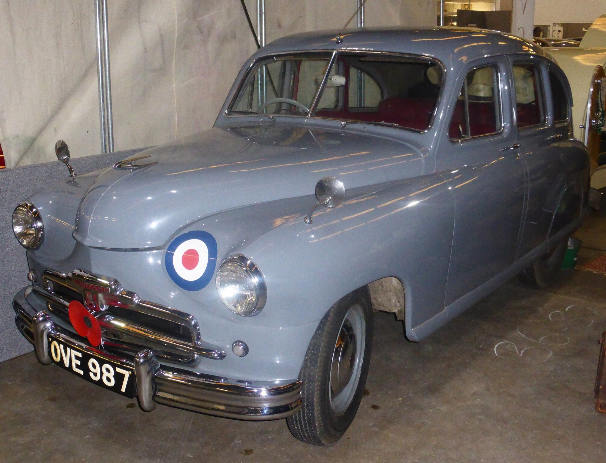 Standard Vanguard Phase 1A beetle-back saloon, front three-quarter view