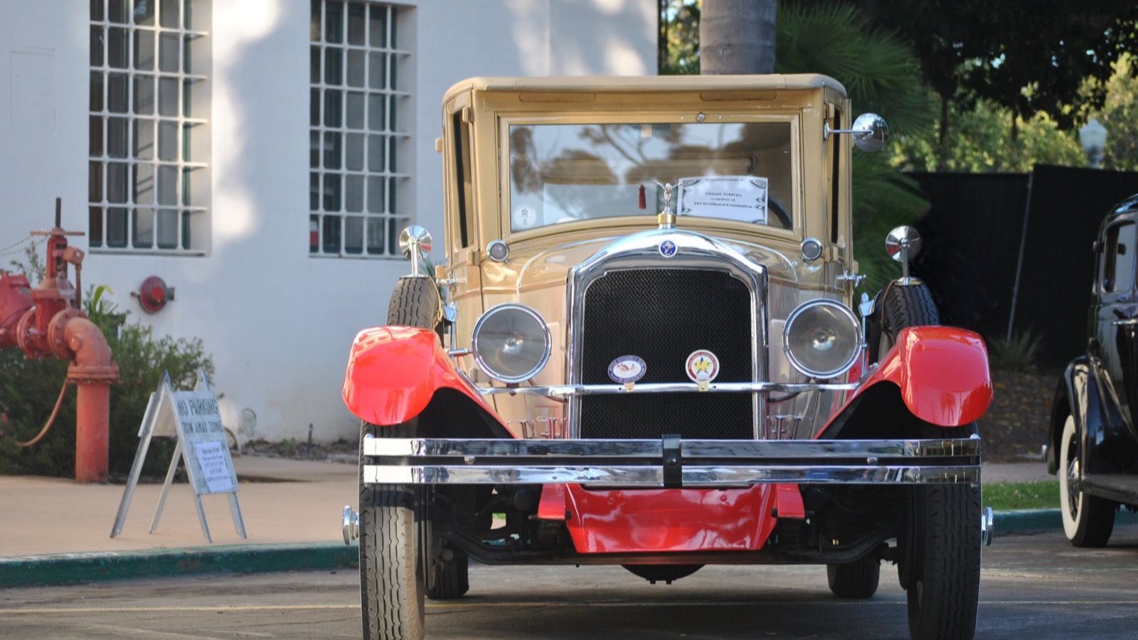 1927 Durant Star four-cylinder four-door sedan, front view