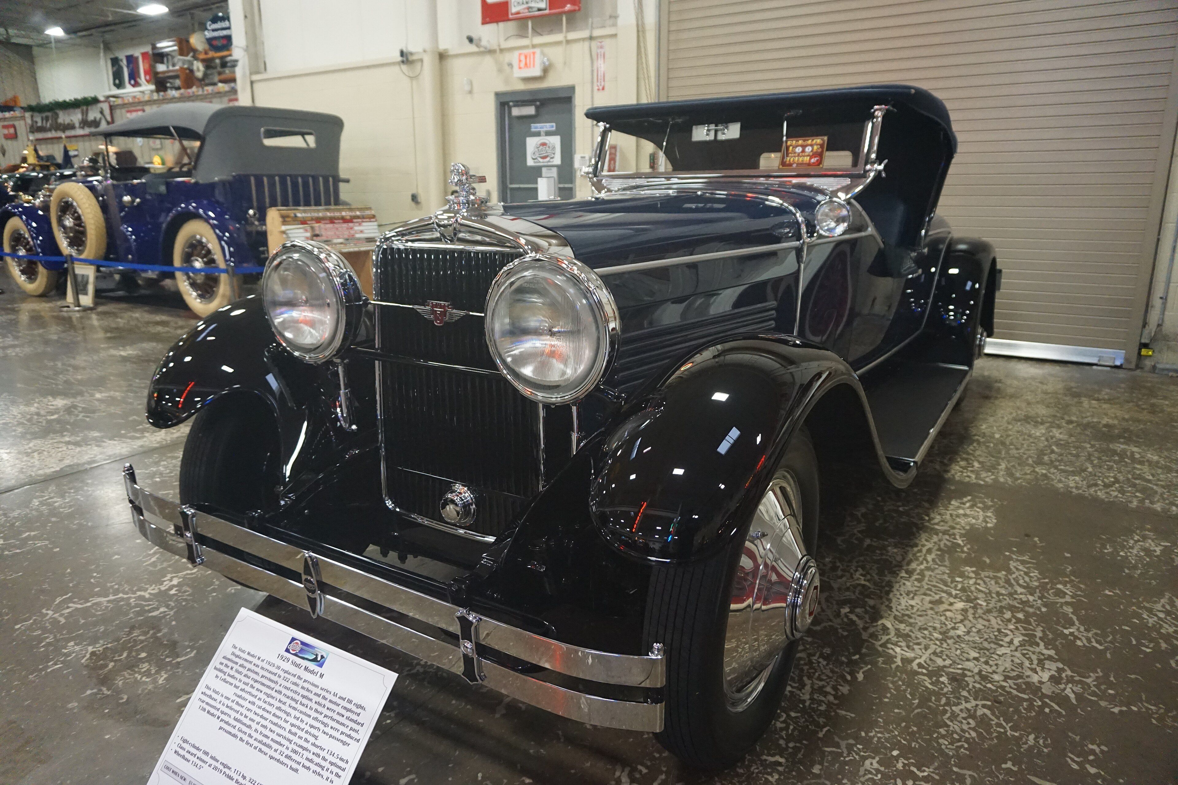 Dark blue 1929 Stutz Model M roadster, front three-quarter view