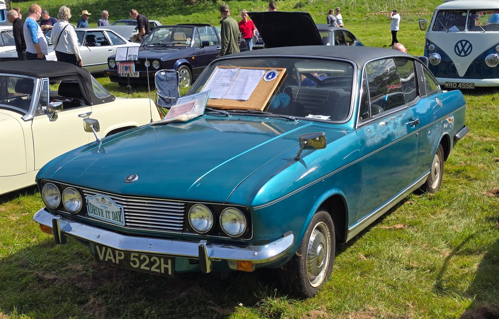 1970 Sunbeam Rapier Arrow fastback coupe, front three-quarter view