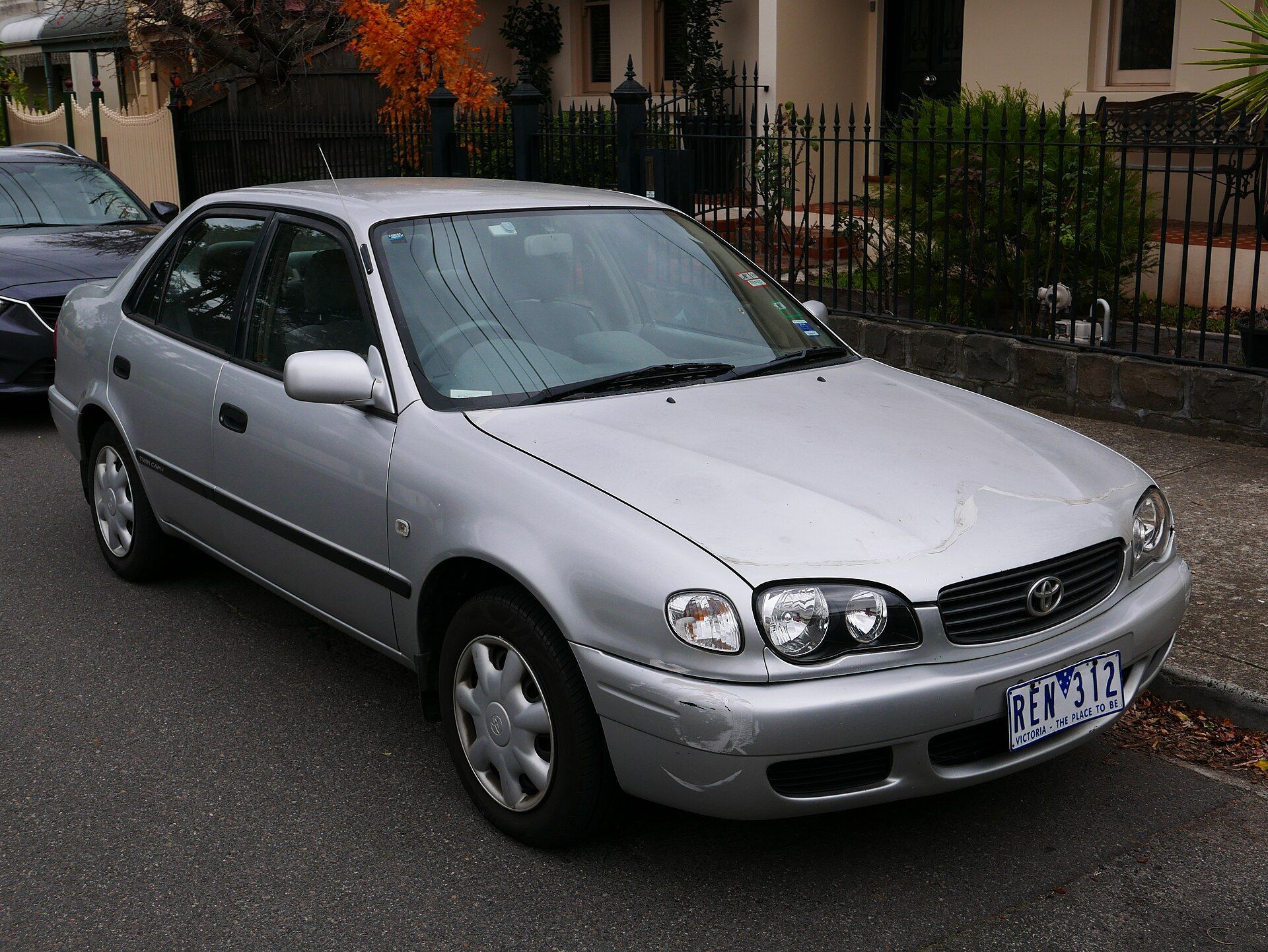 Silver 2001 Toyota Corolla sedan, front three-quarter view