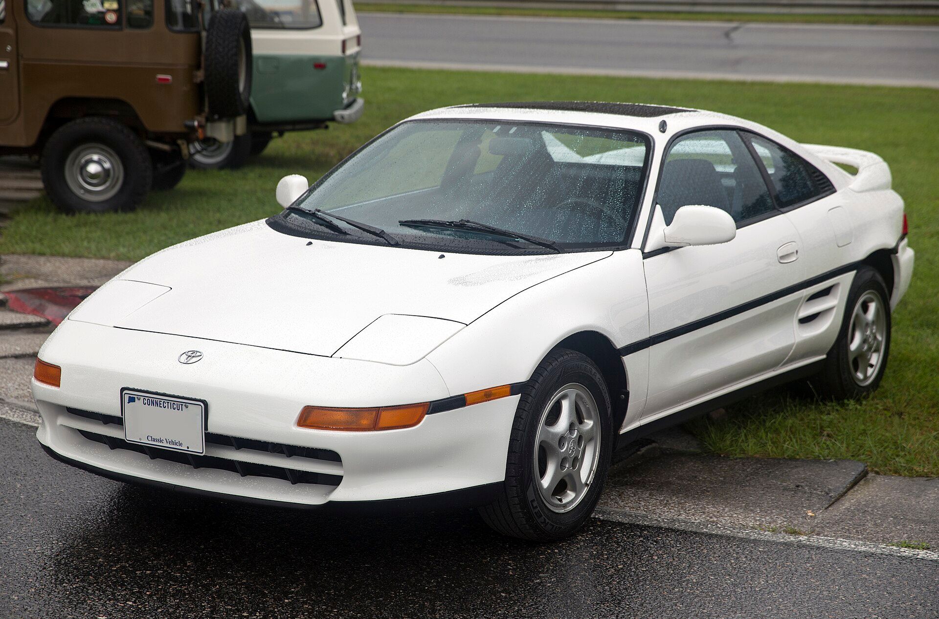 White 1992 Toyota MR2 (SW20) coupe, front three-quarter view