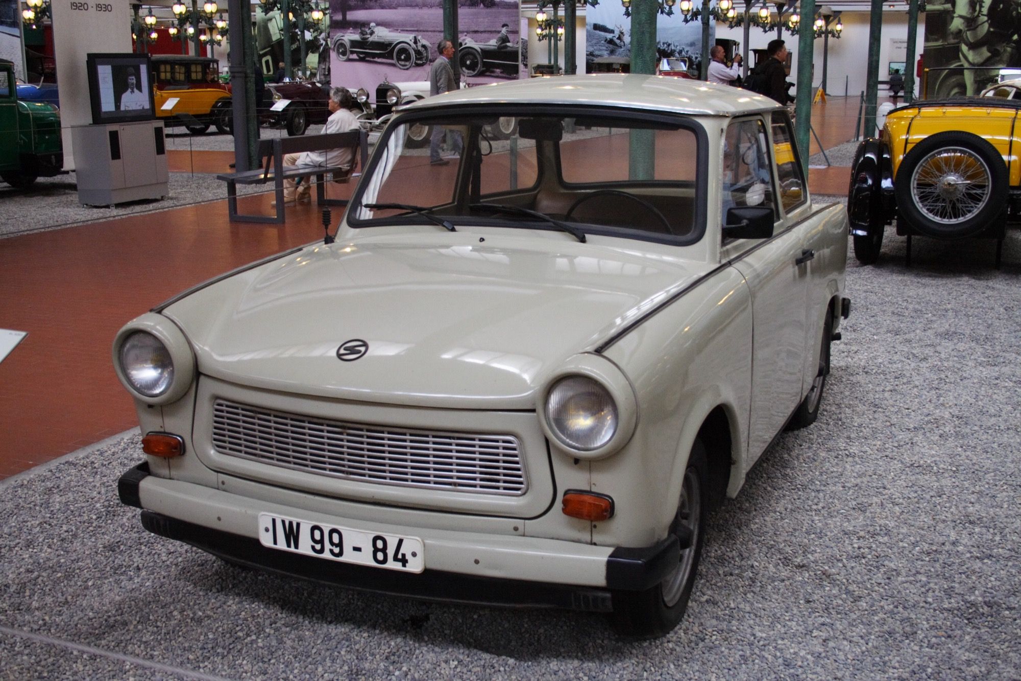 Cream late-series Trabant 601 saloon with plastic bumpers, front three-quarter view