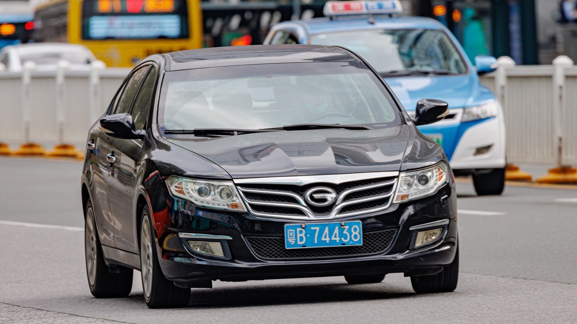 Black Trumpchi GA5 four-door sedan, front three-quarter view