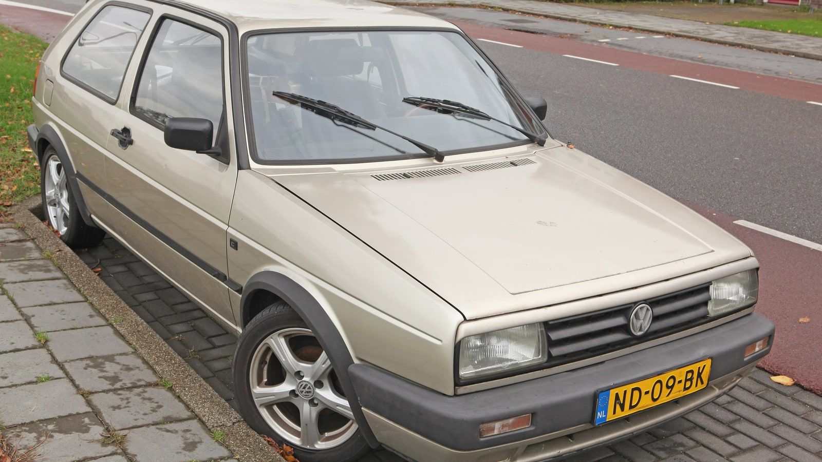 1985 Volkswagen Golf — exterior view