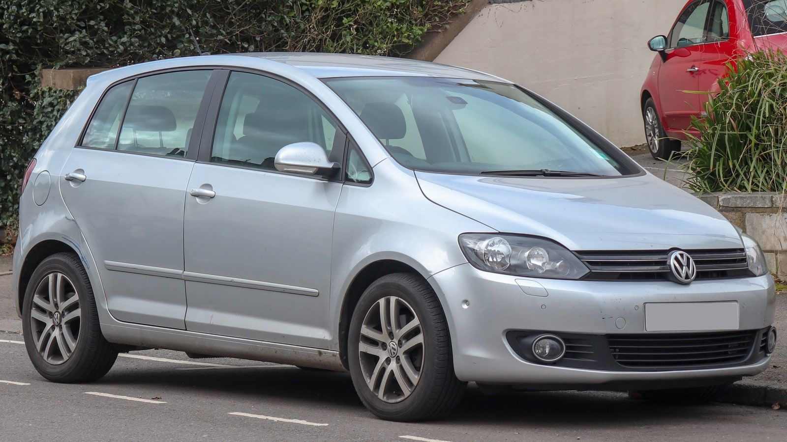 2009 Volkswagen Golf — exterior view