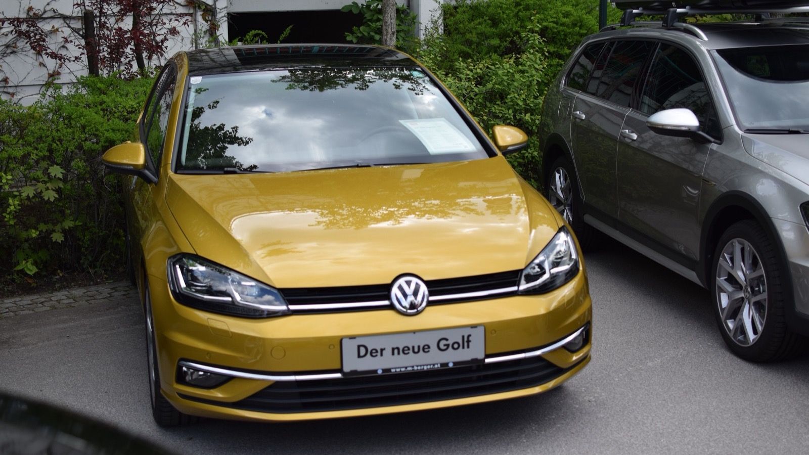 2017 Volkswagen Golf Mk7 facelift, yellow — front view