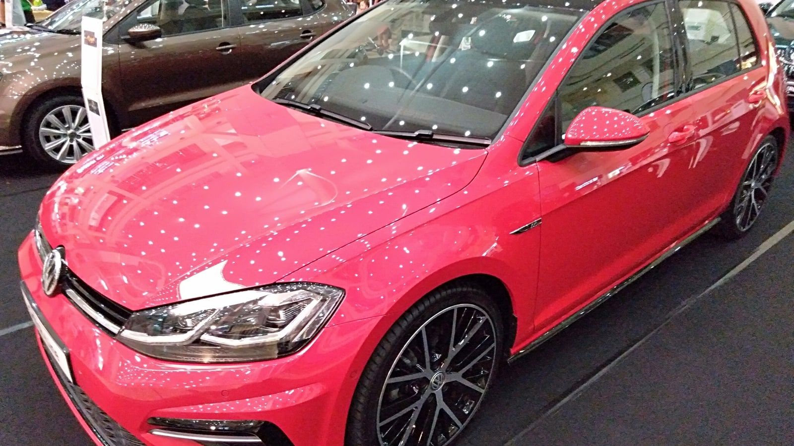 2021 Volkswagen Golf — exterior view