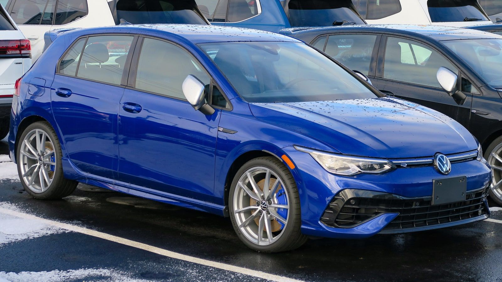 2024 Volkswagen Golf — exterior view